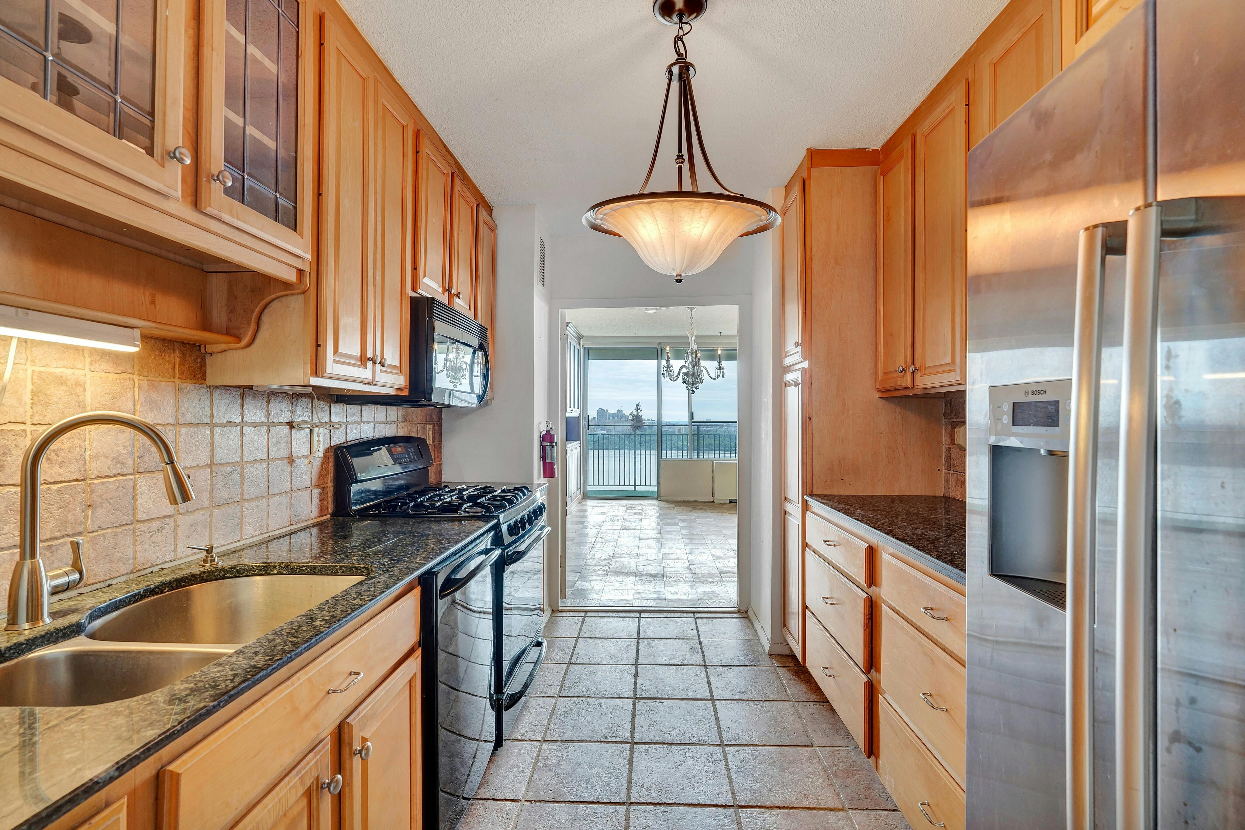 1530 Palisade Avenue Unit# 3R