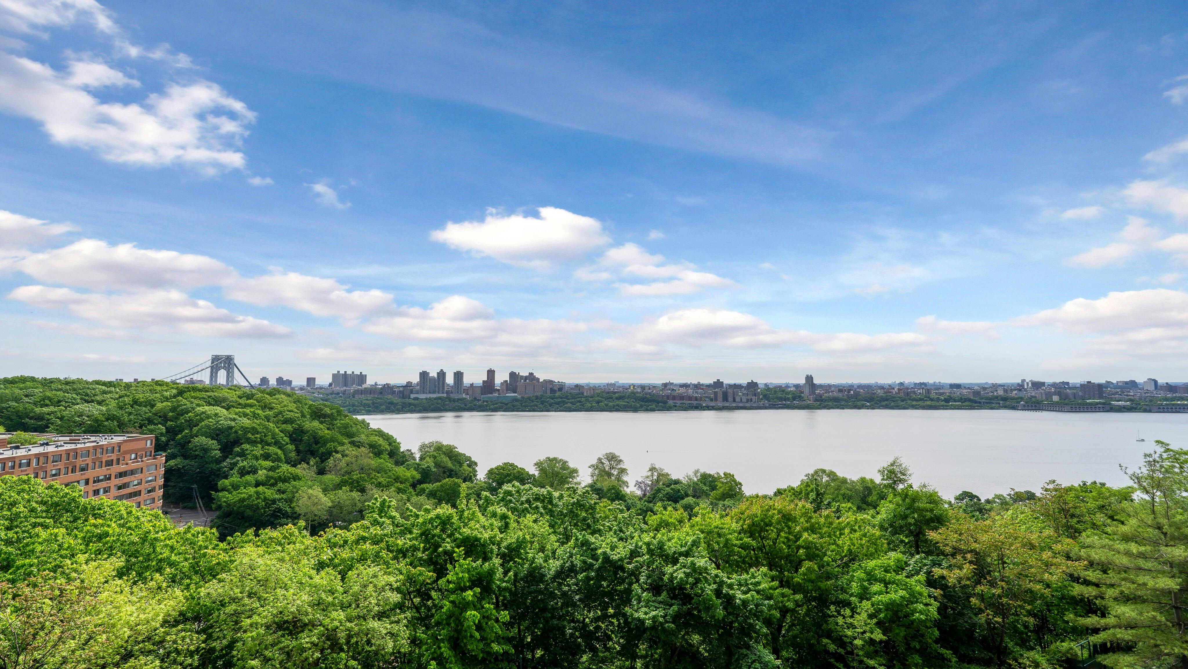 1530 Palisade Avenue Unit# 3R
