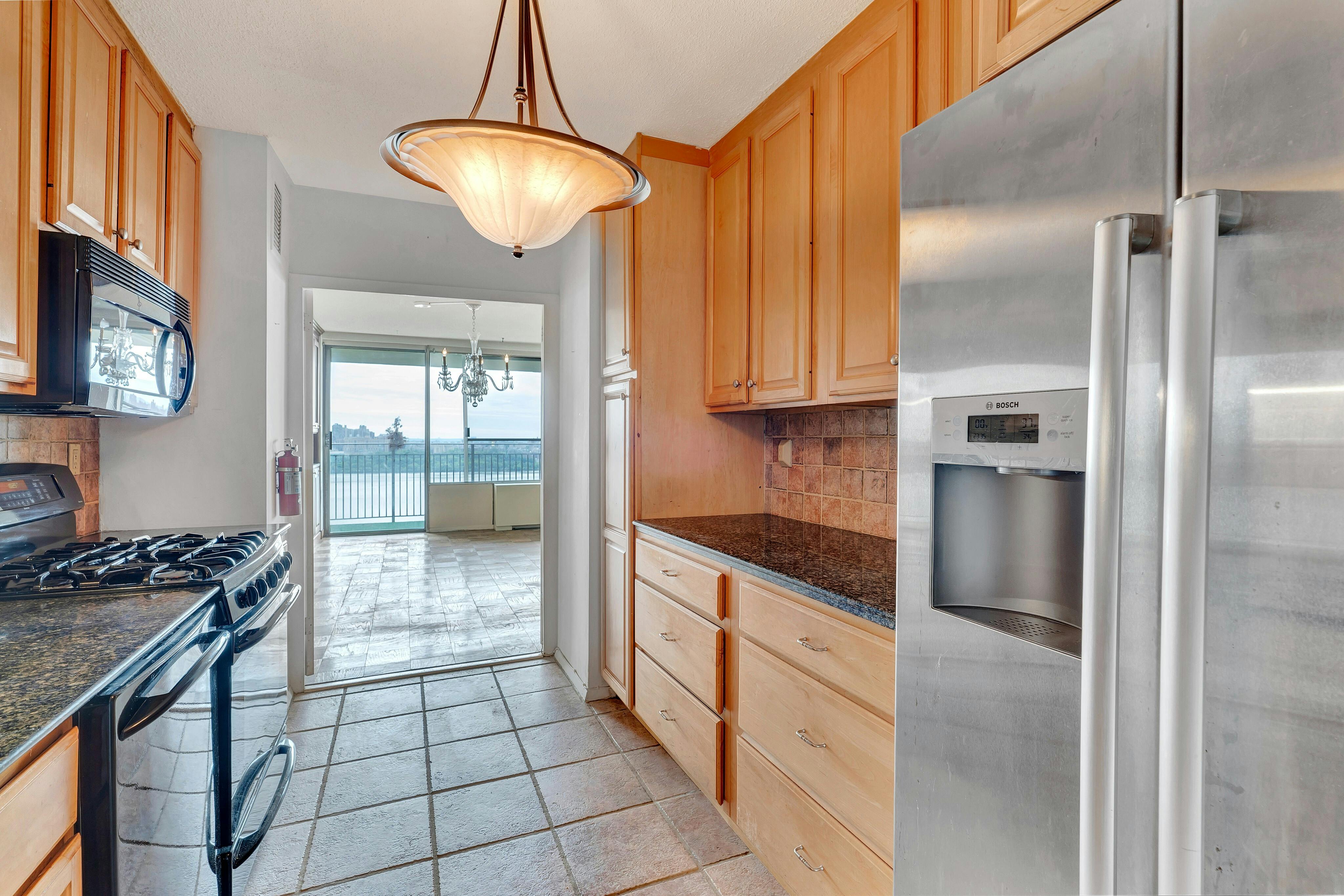 1530 Palisade Avenue Unit# 3R