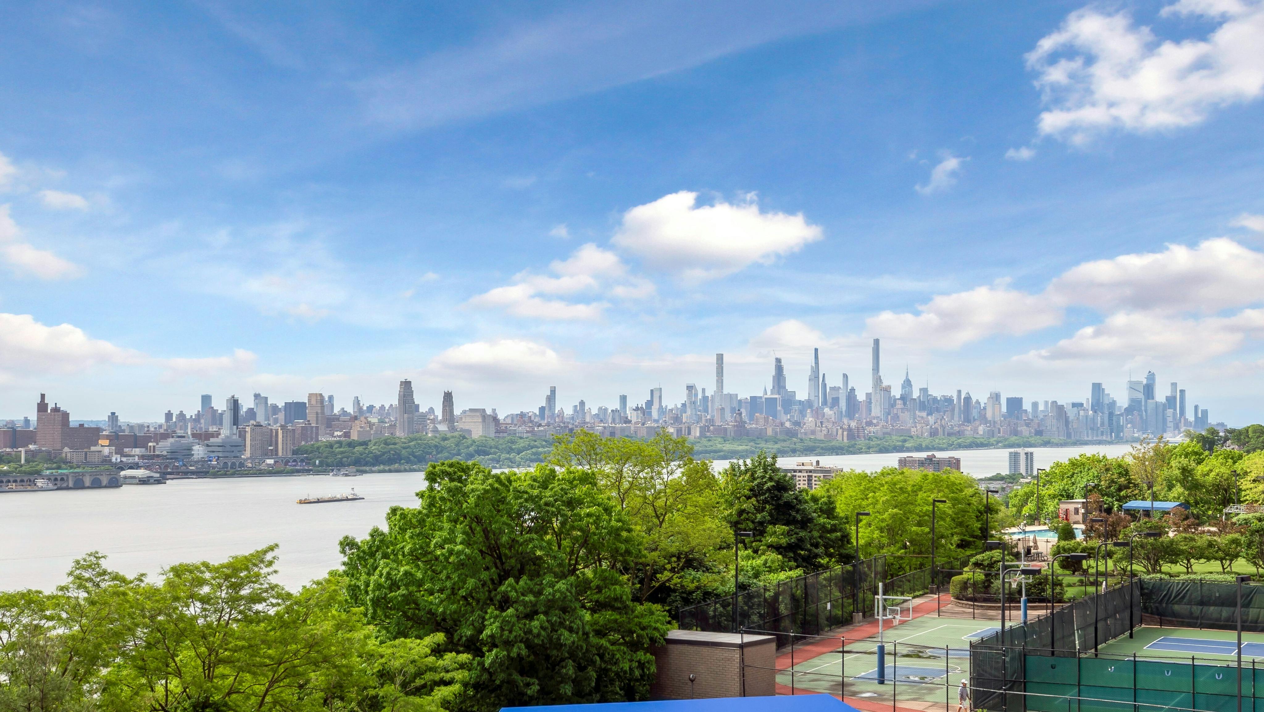 1530 Palisade Avenue Unit# 3R