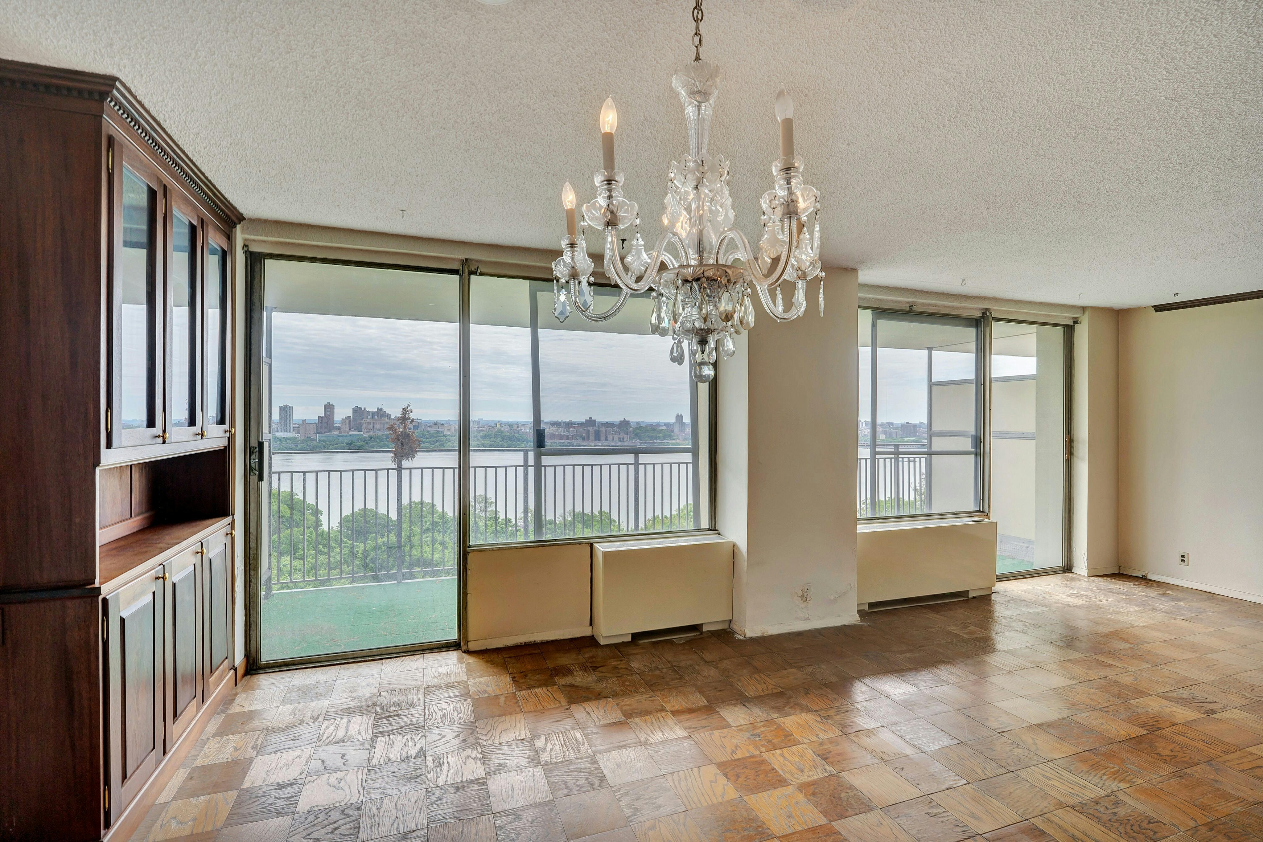 1530 Palisade Avenue Unit# 3R