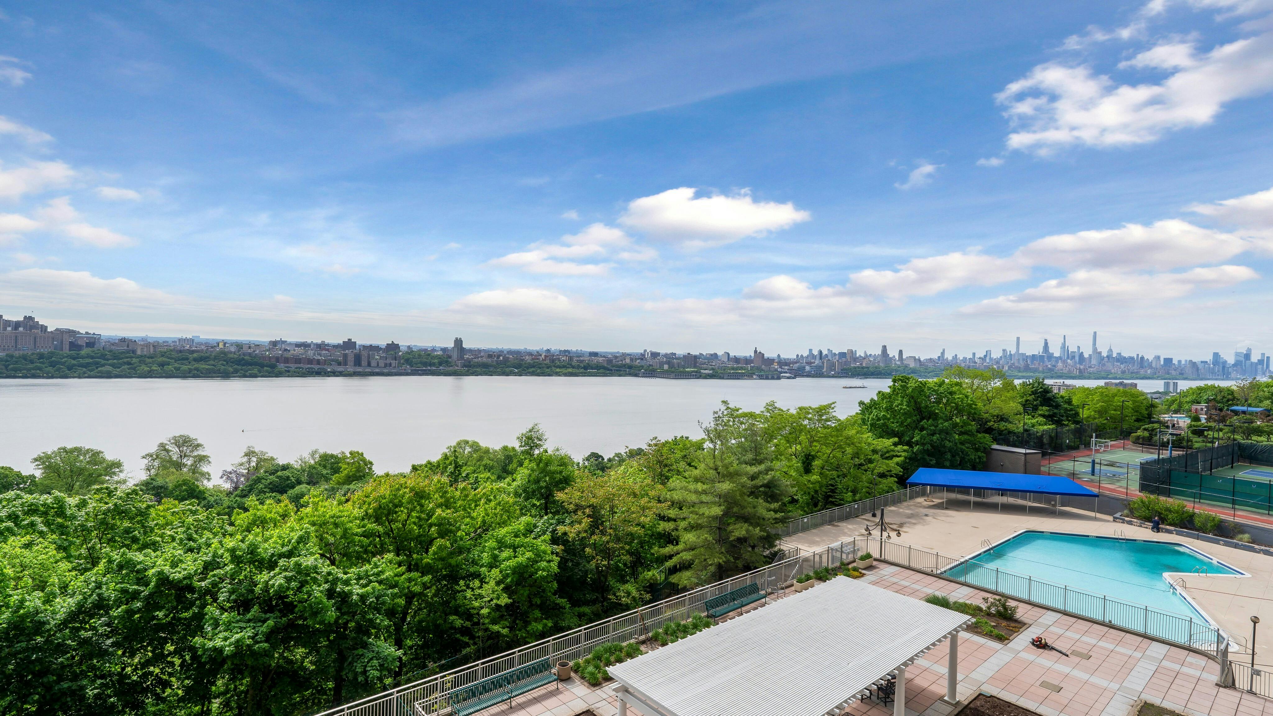 1530 Palisade Avenue Unit# 3R