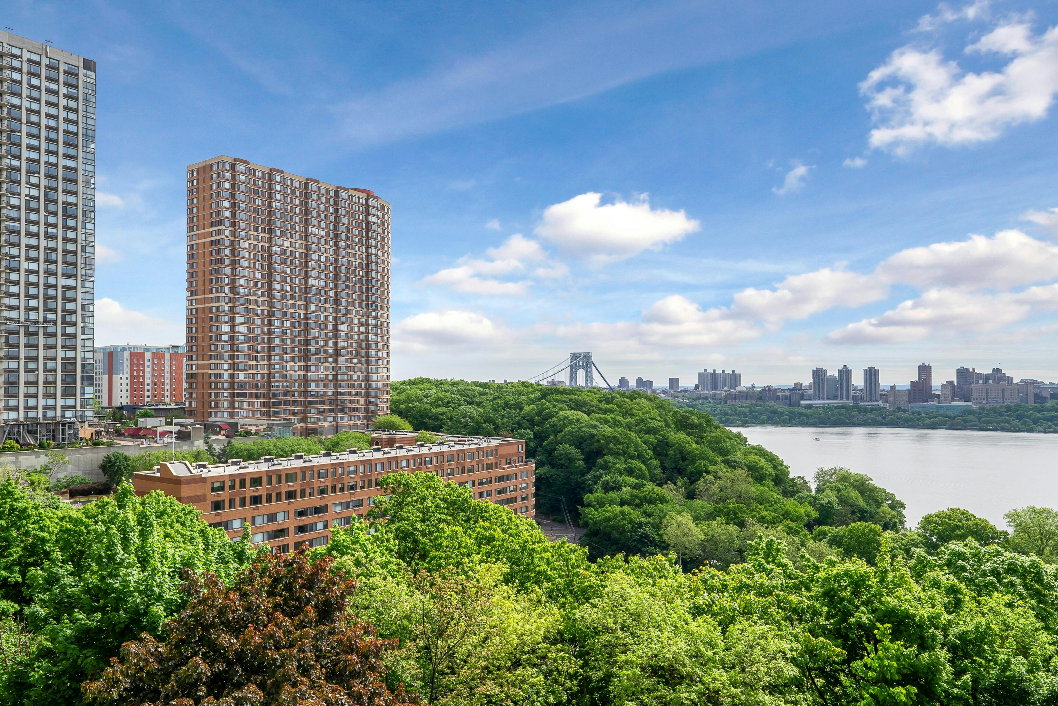 1530 Palisade Avenue Unit# 3R