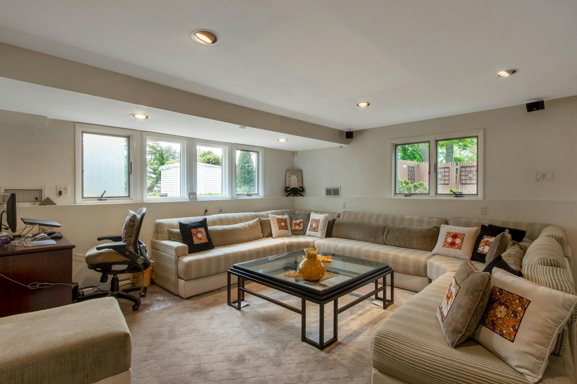 40 Greentree Terrace