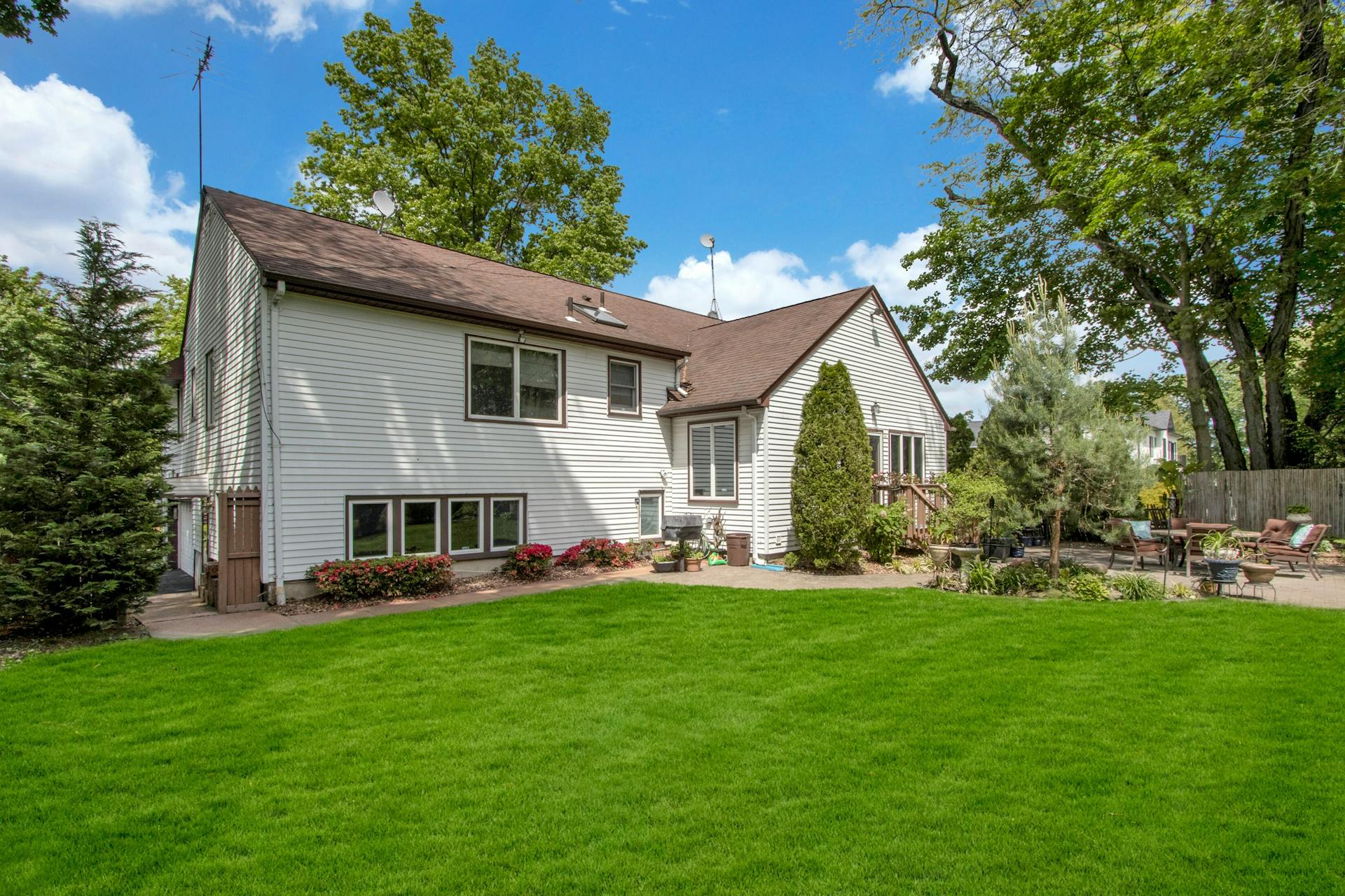 40 Greentree Terrace