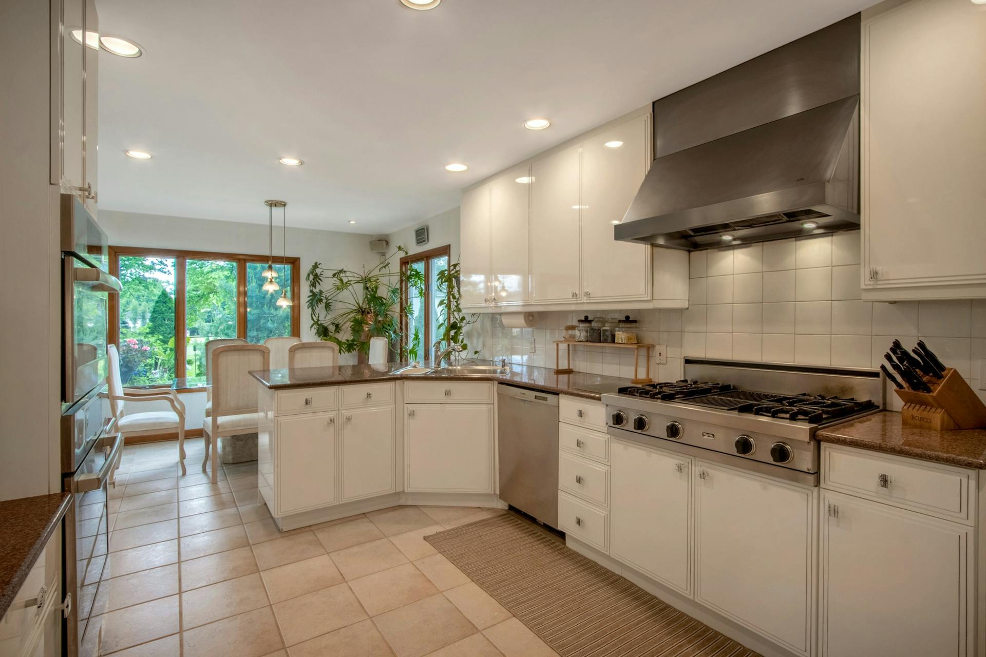 40 Greentree Terrace