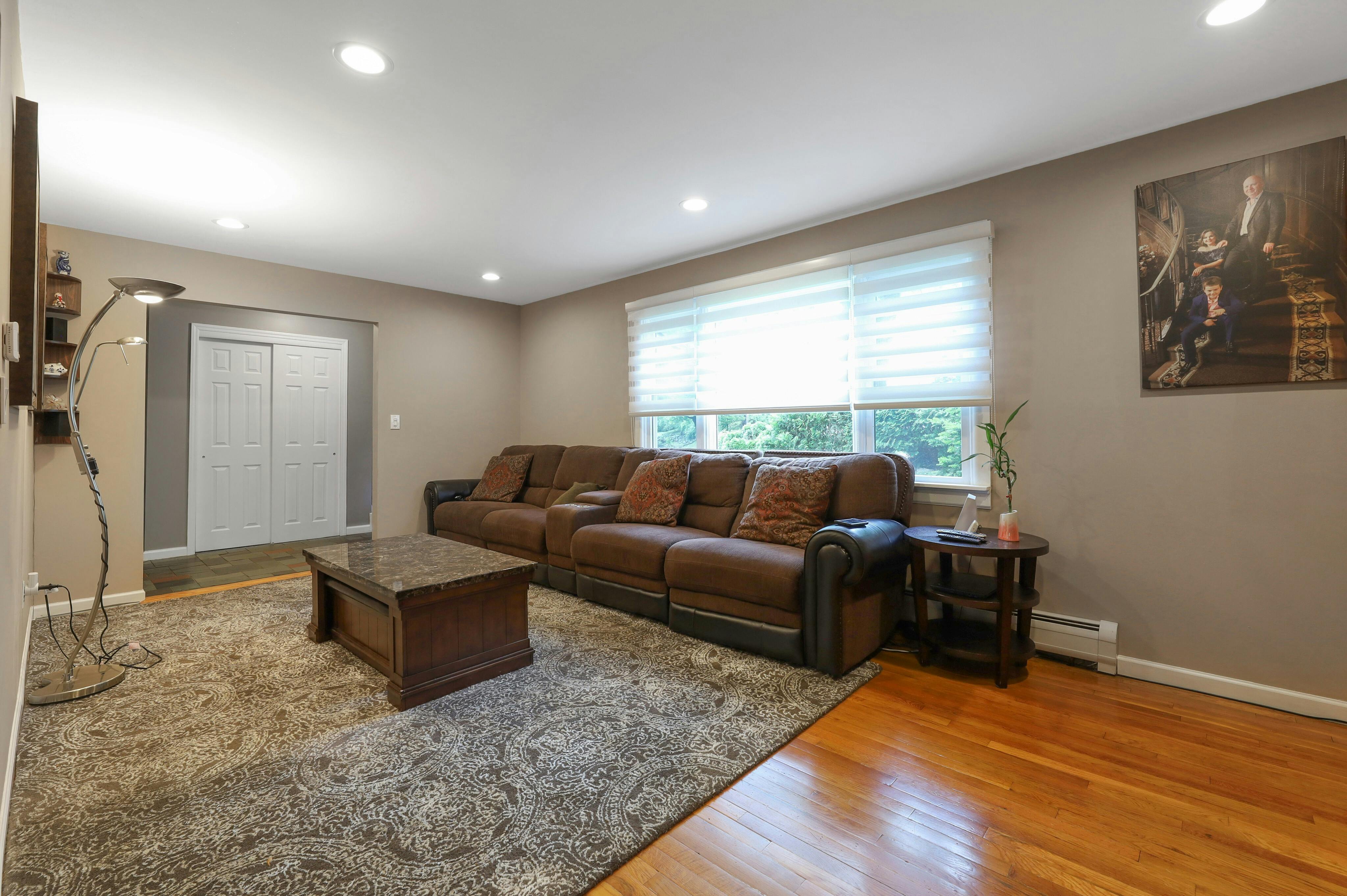 6 Lorrie Lane 