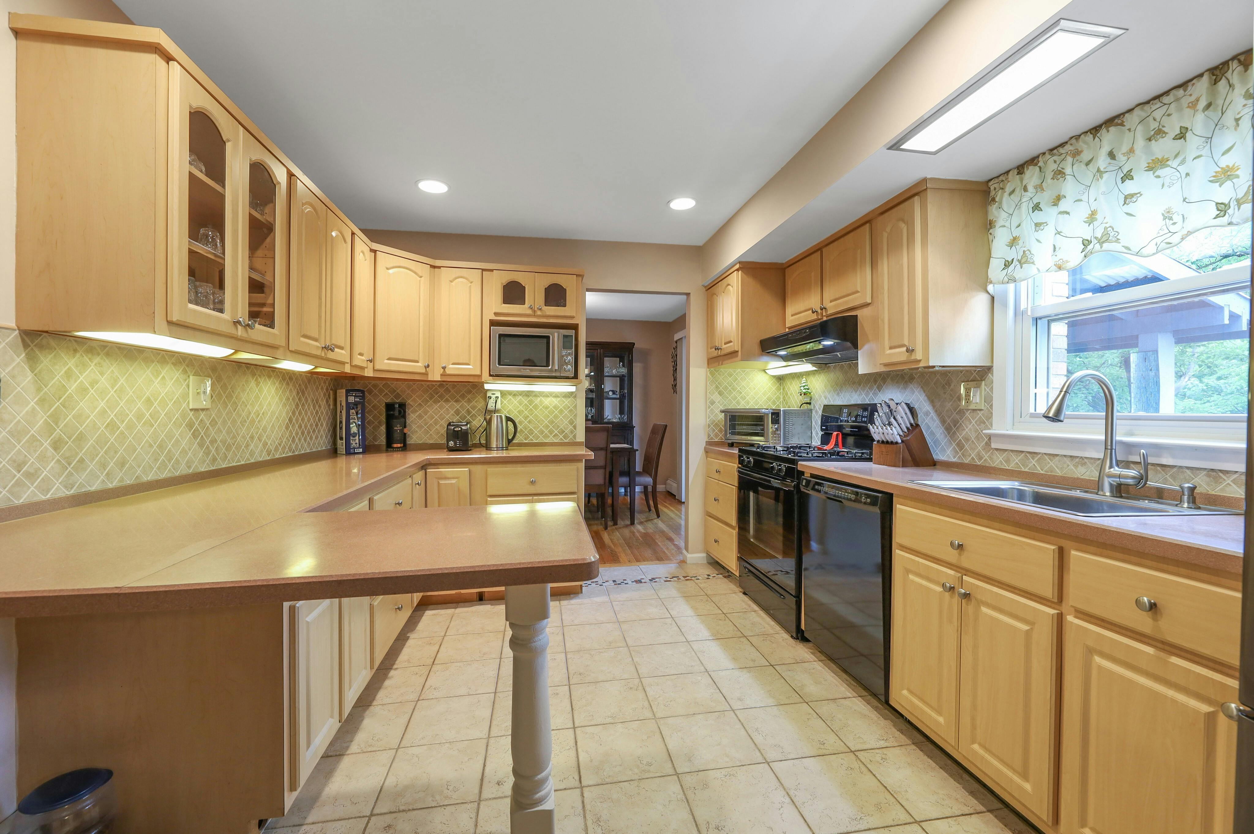 6 Lorrie Lane 