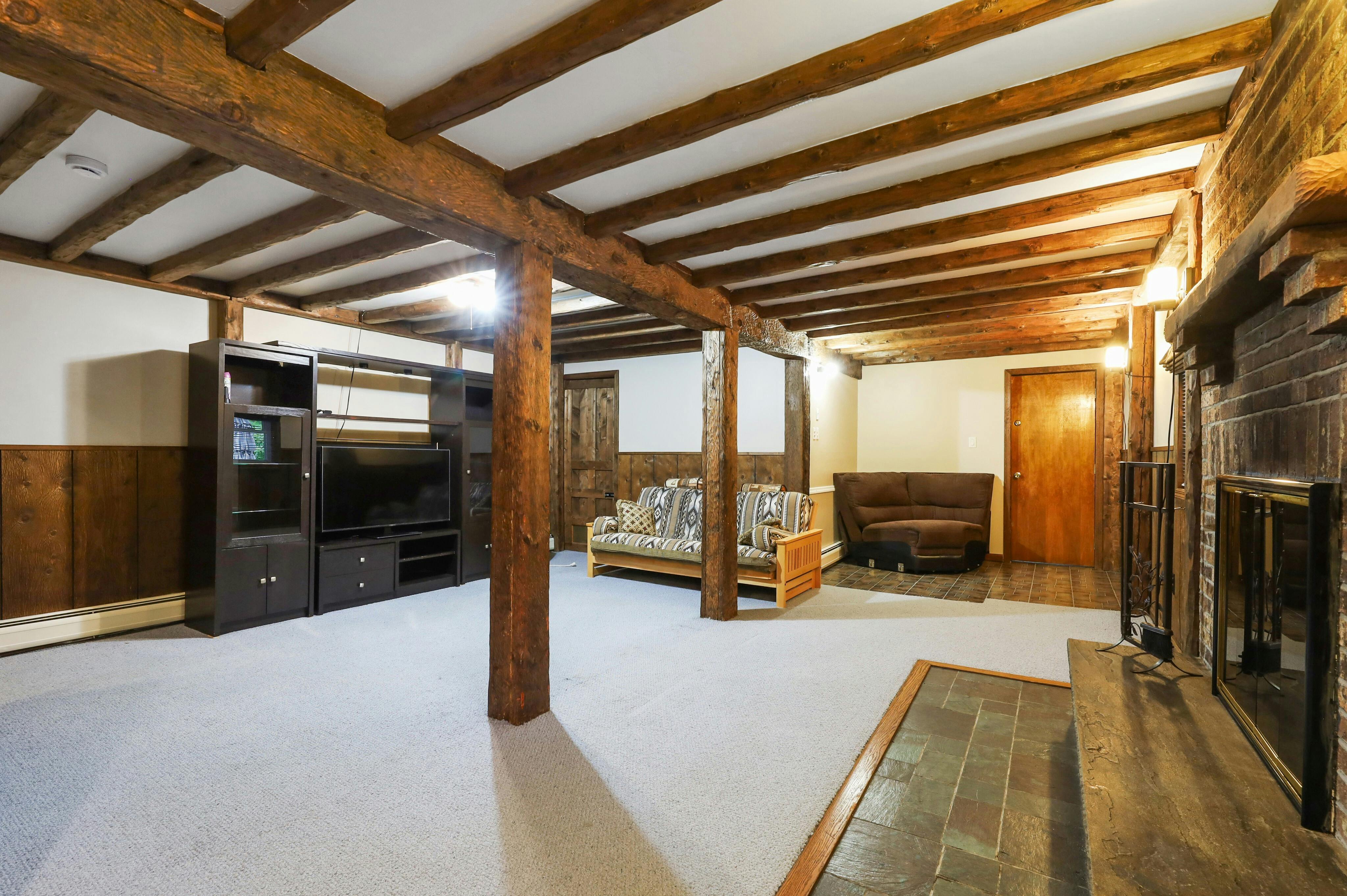 6 Lorrie Lane 