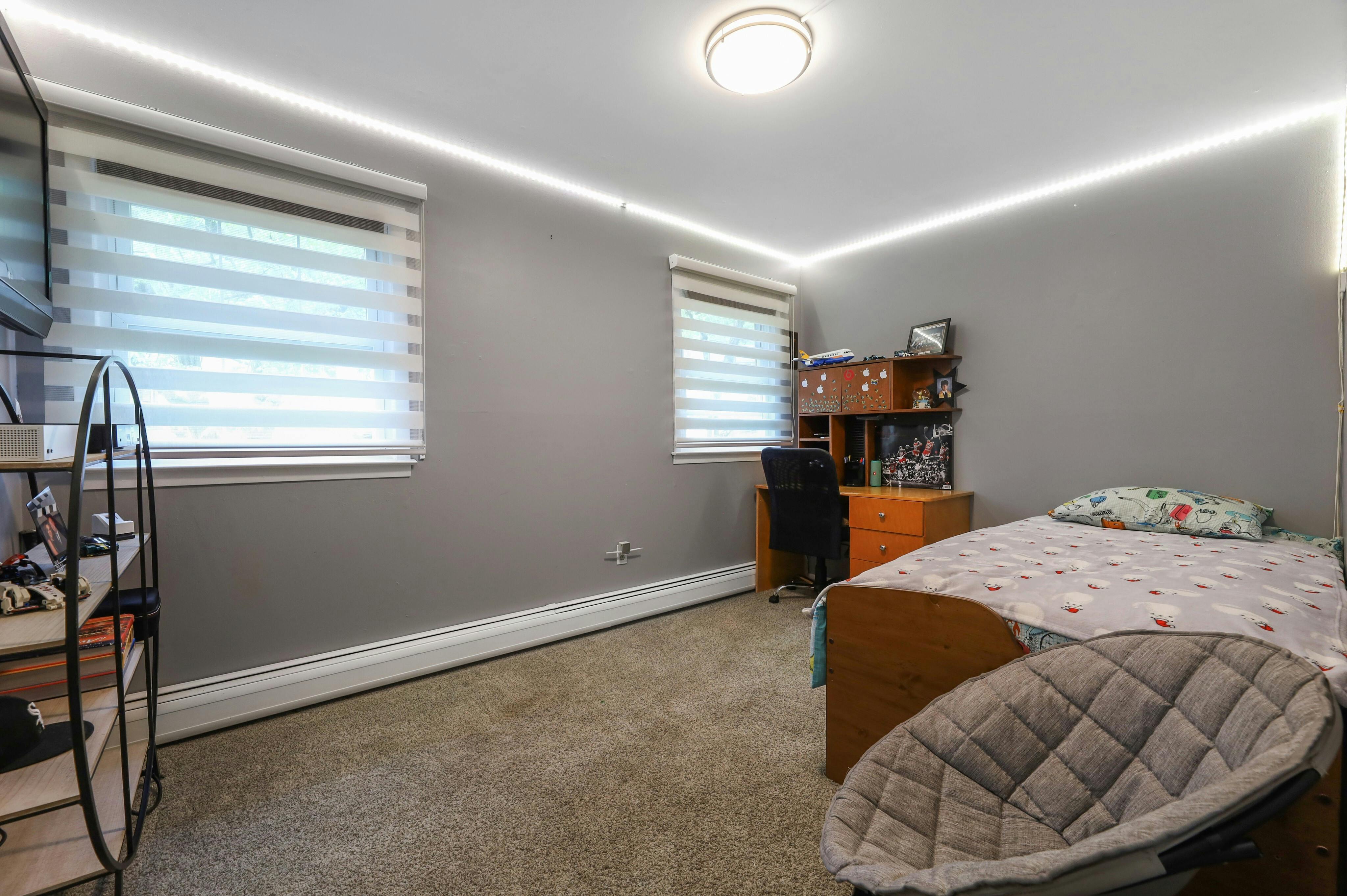 6 Lorrie Lane 