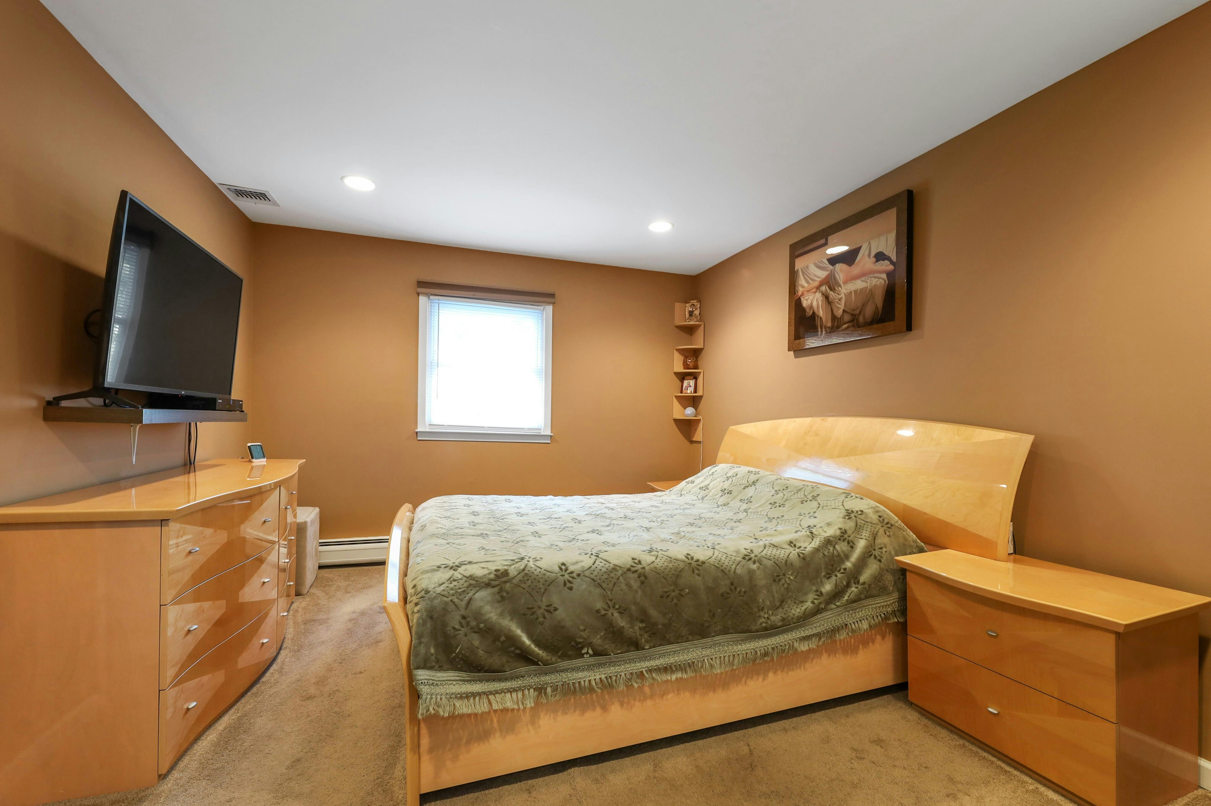 6 Lorrie Lane 