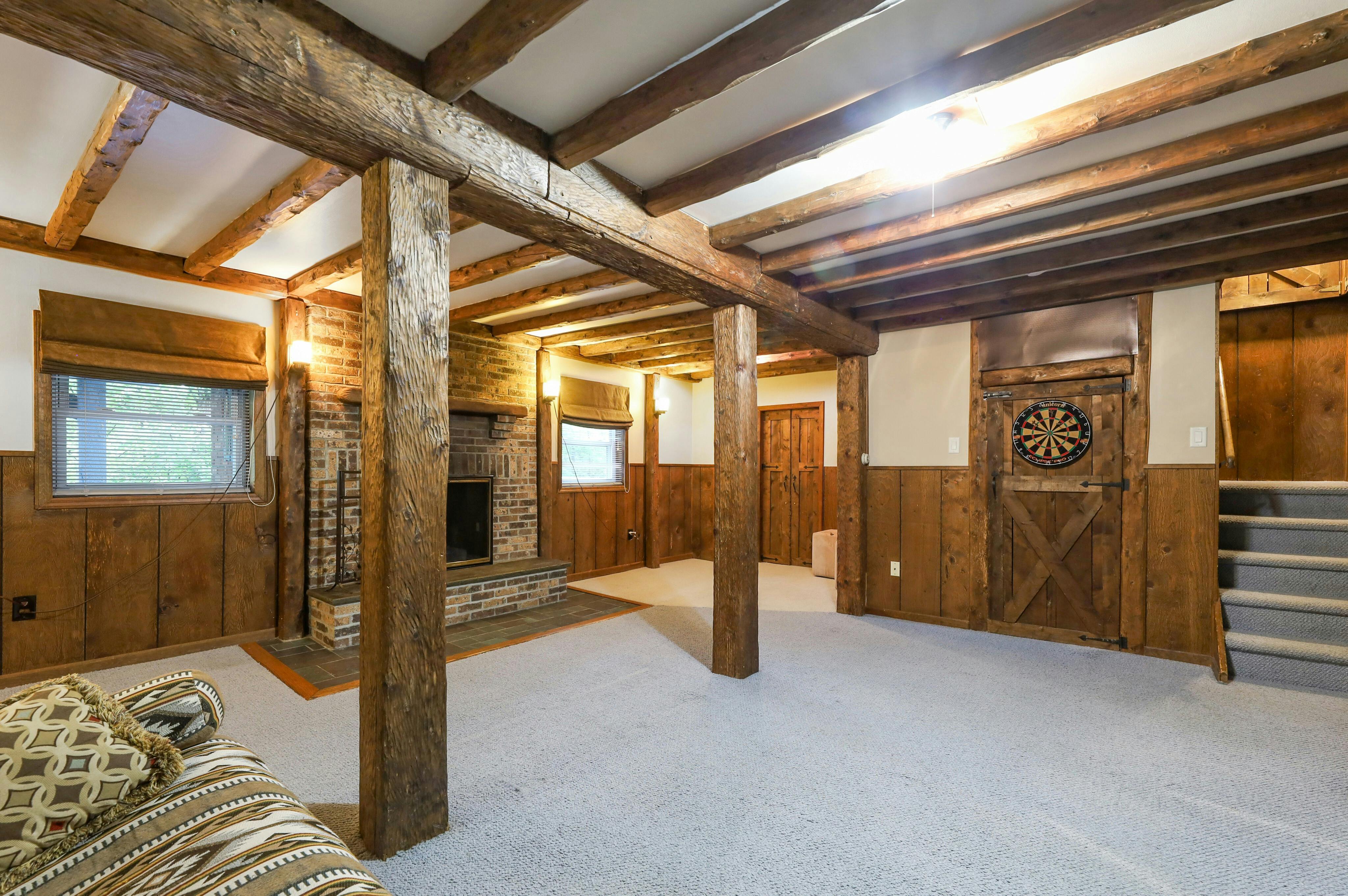 6 Lorrie Lane 