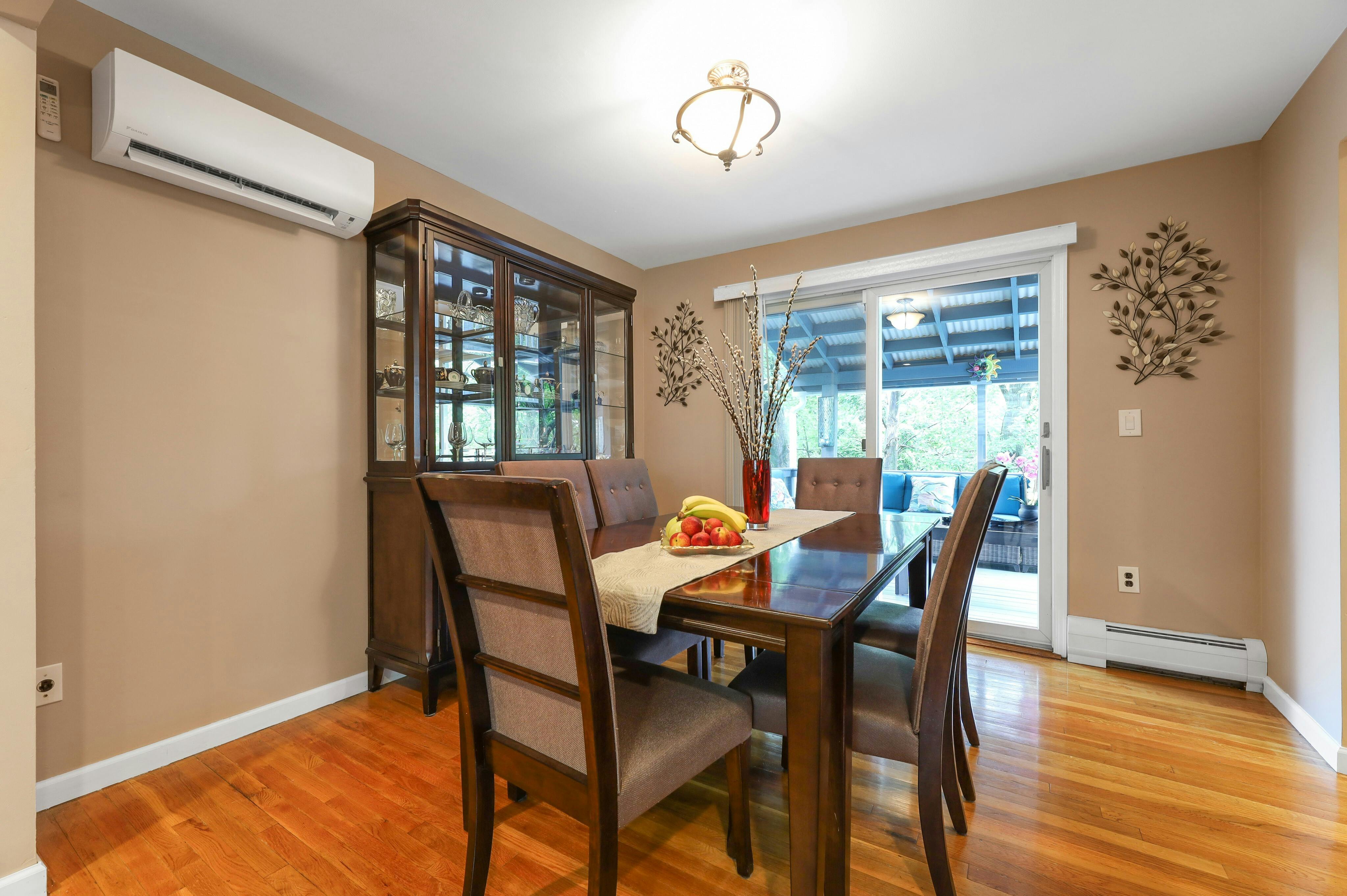 6 Lorrie Lane 