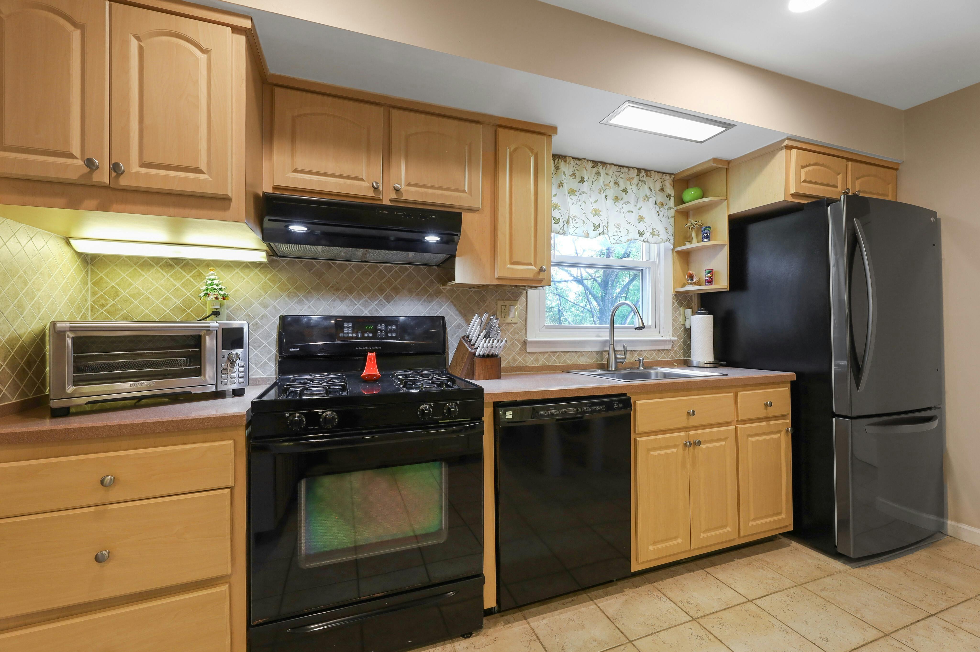 6 Lorrie Lane 