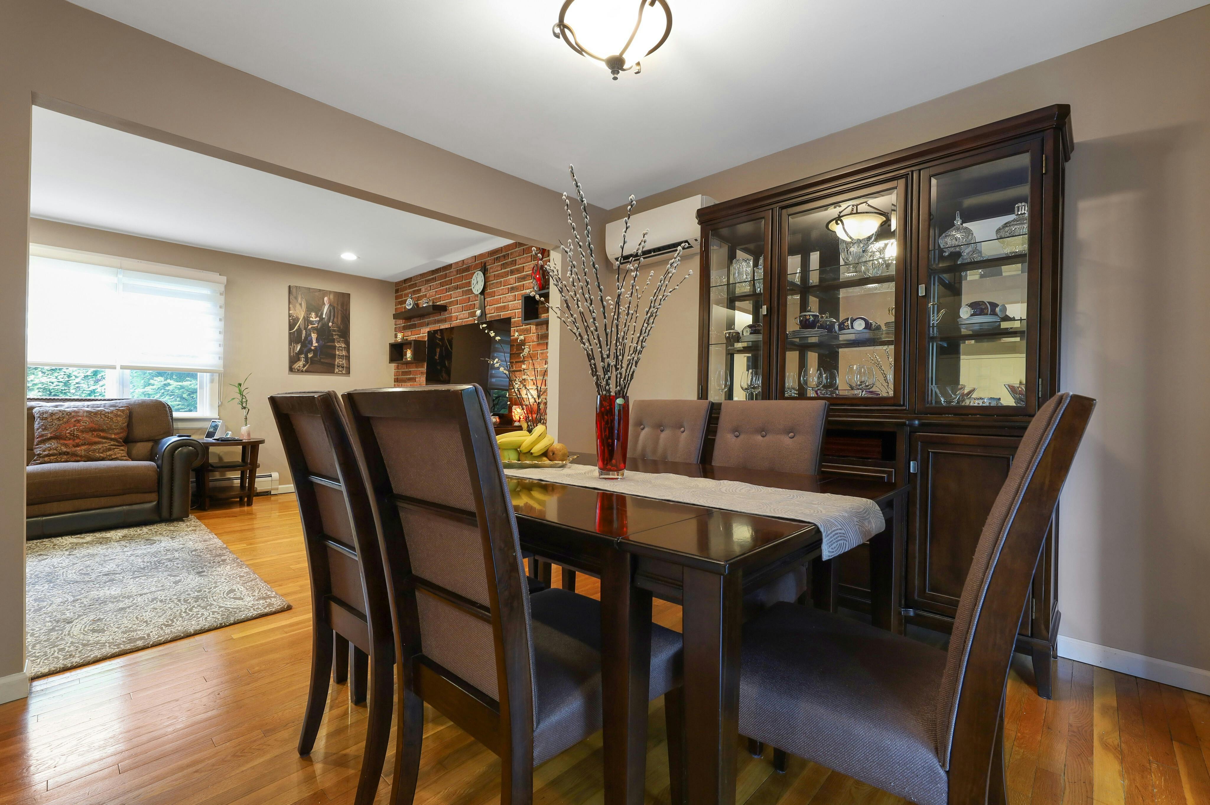 6 Lorrie Lane 