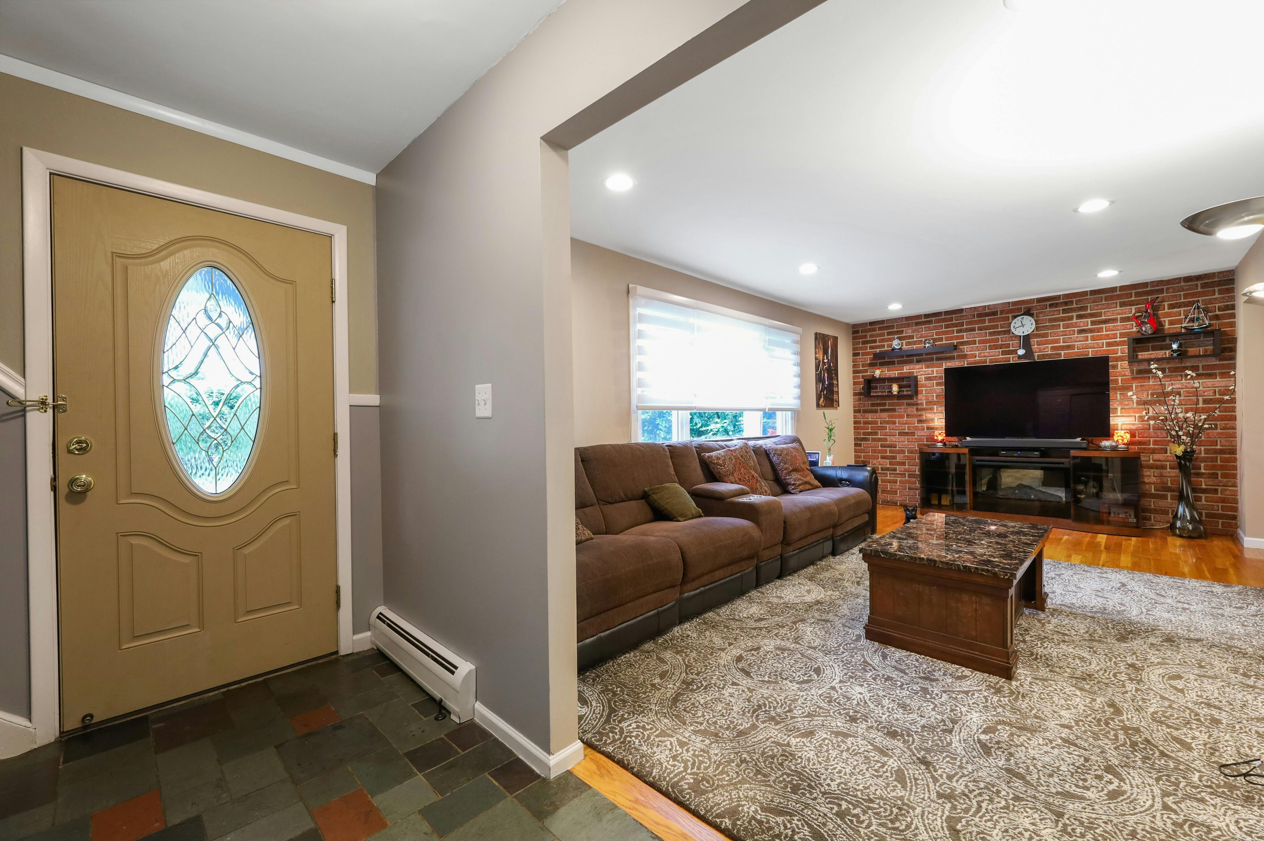 6 Lorrie Lane 