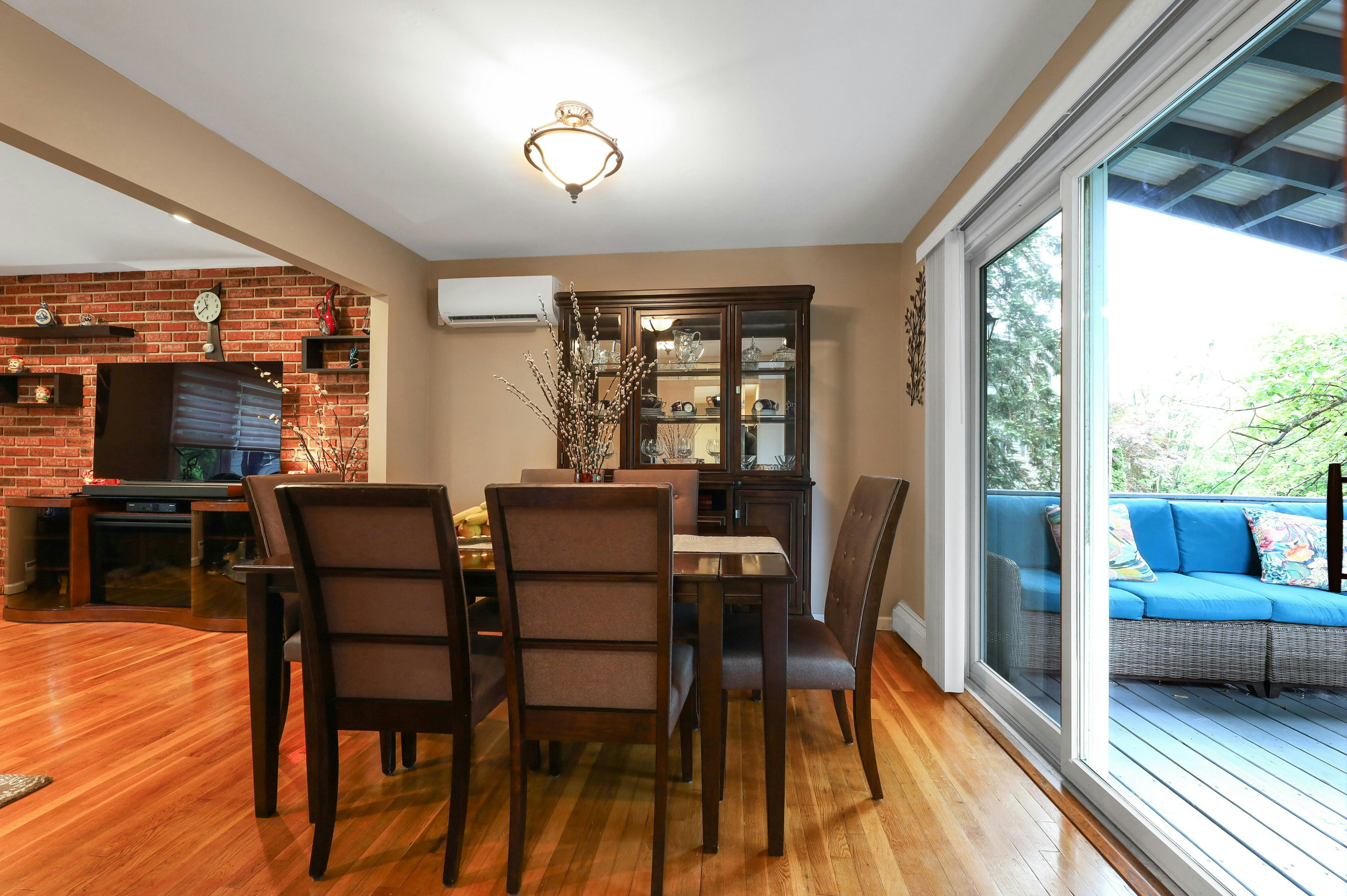 6 Lorrie Lane 