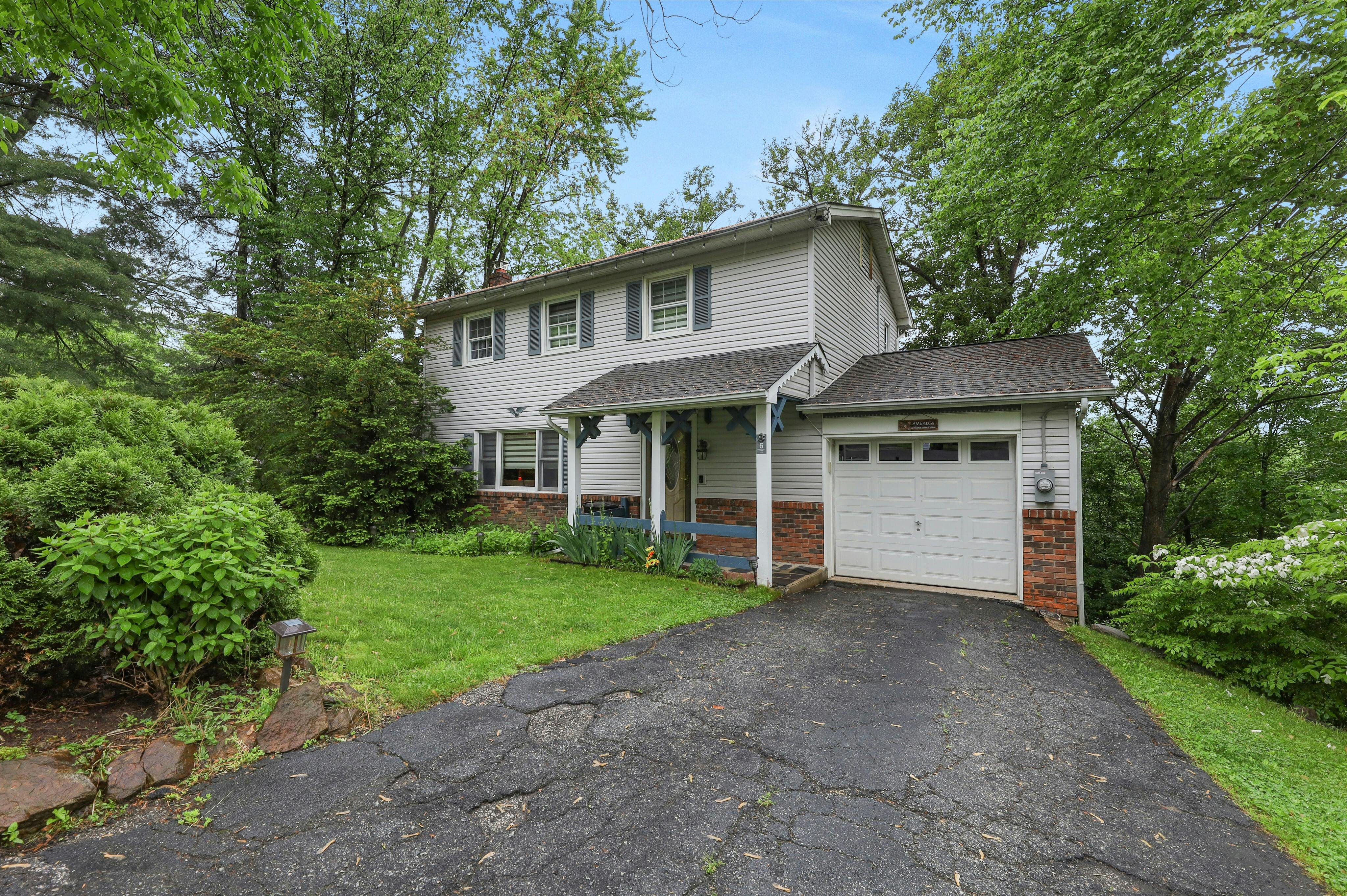 6 Lorrie Lane 