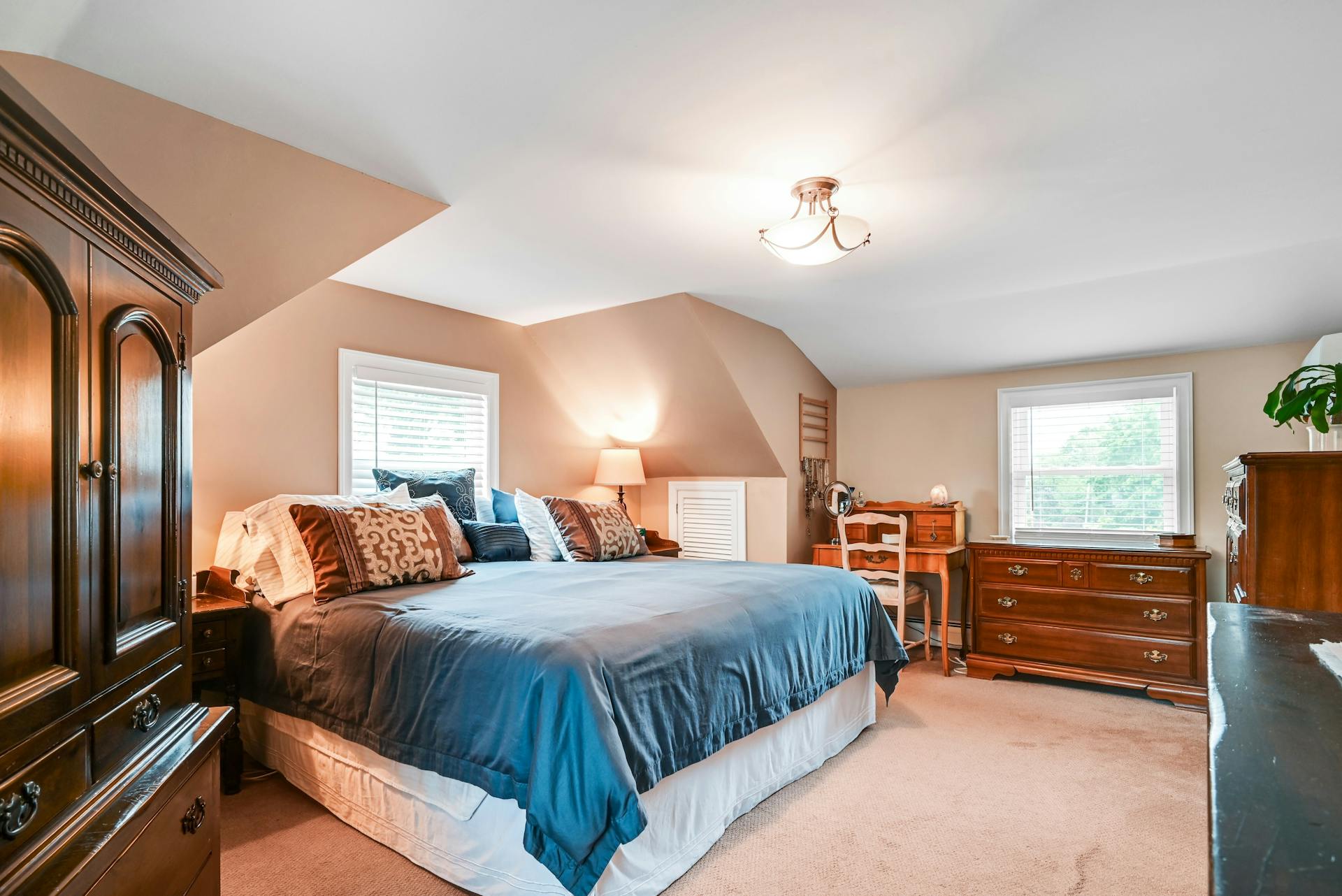 391 Ridgewood Road