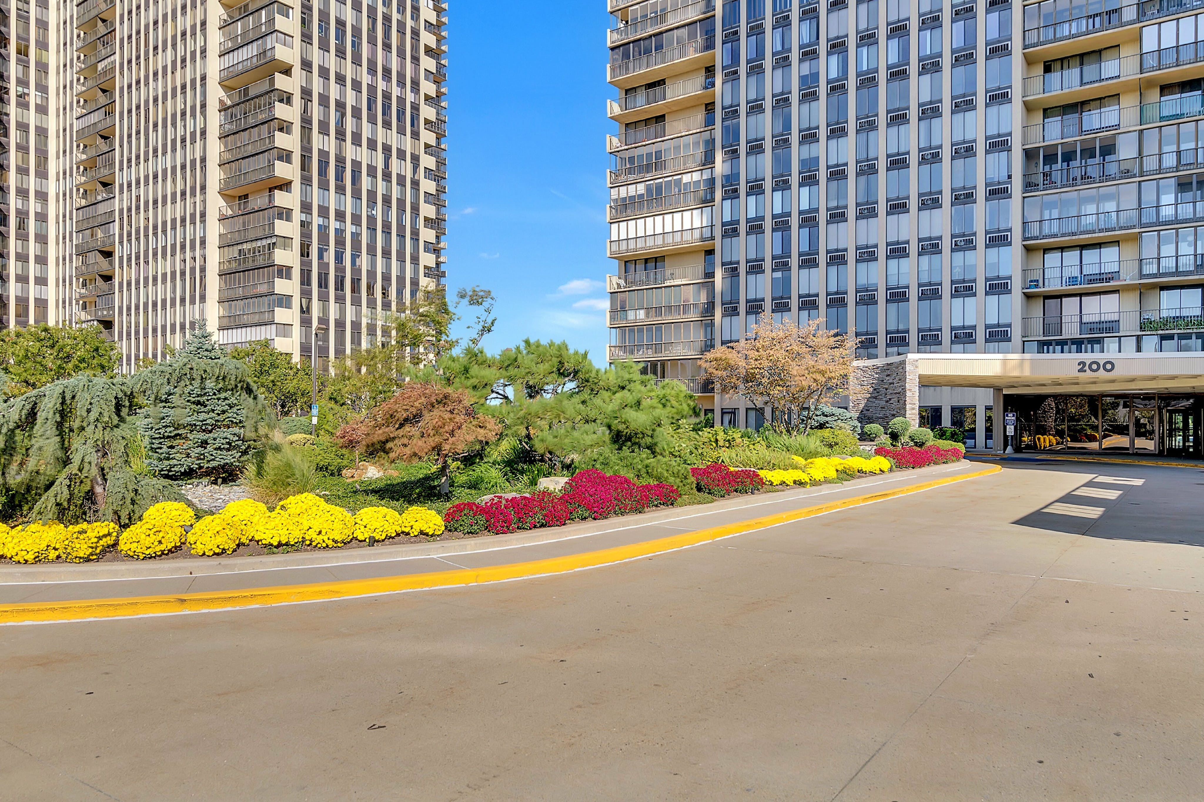 200 Winston Drive Unit# 1604