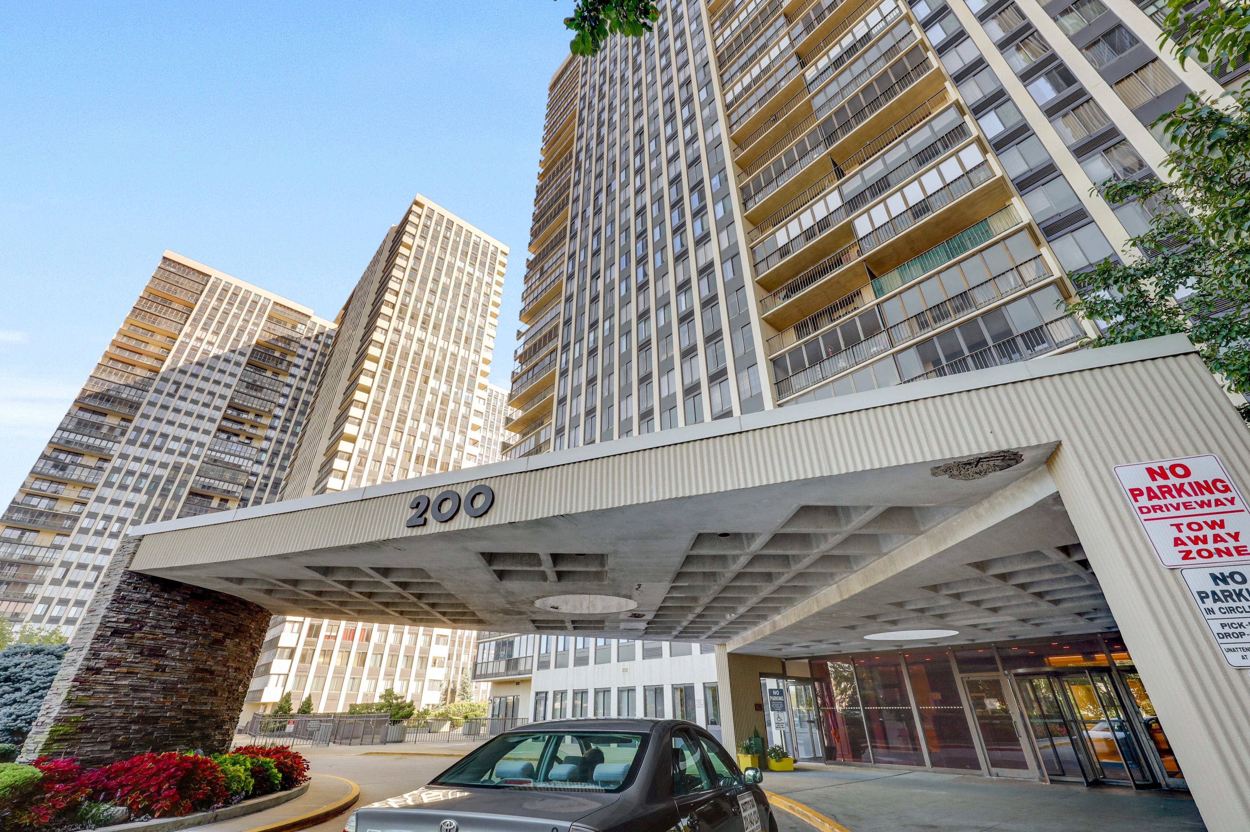 200 Winston Drive Unit# 1604
