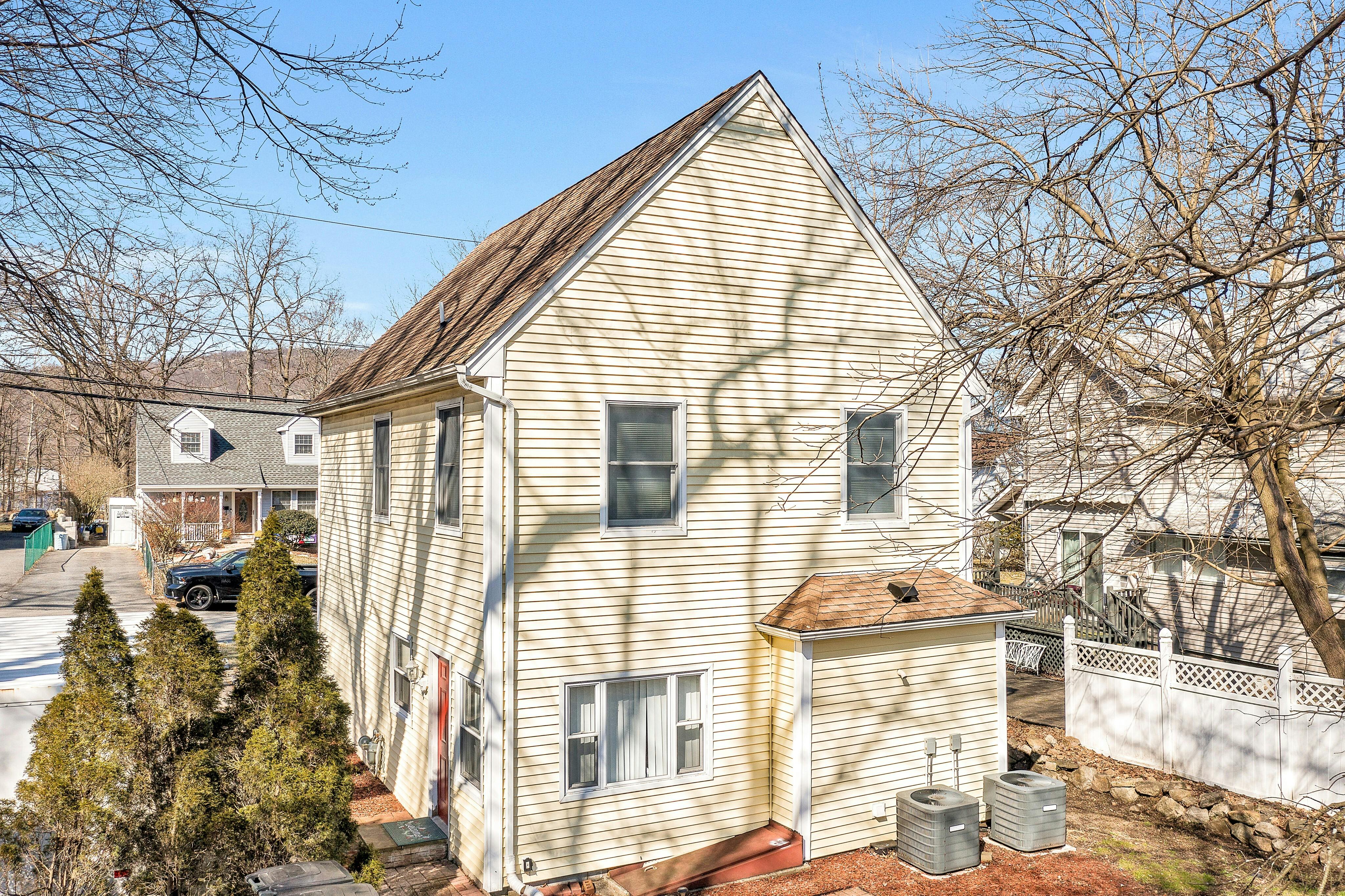 31 Avenue A 