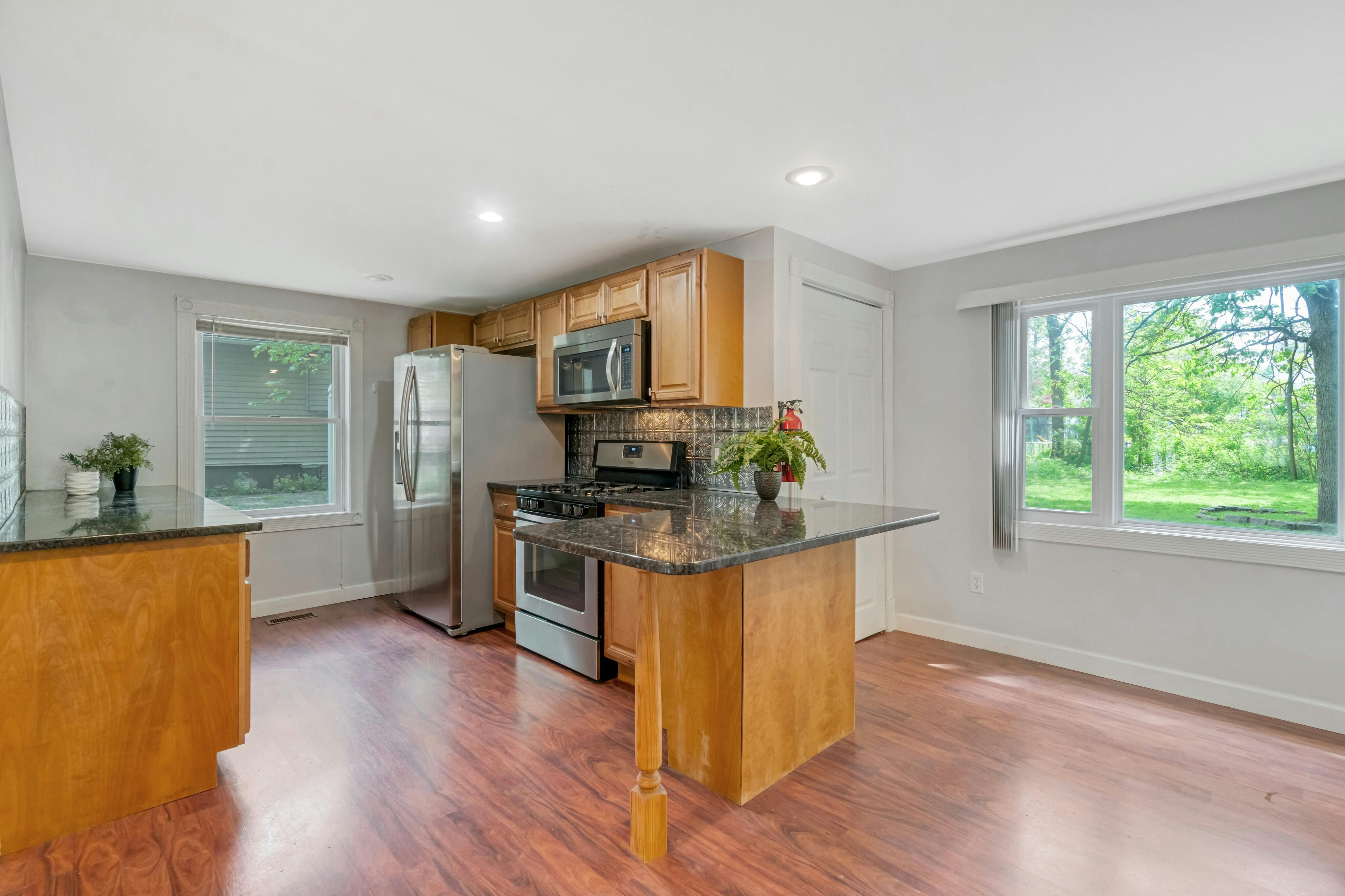 31 Avenue A 