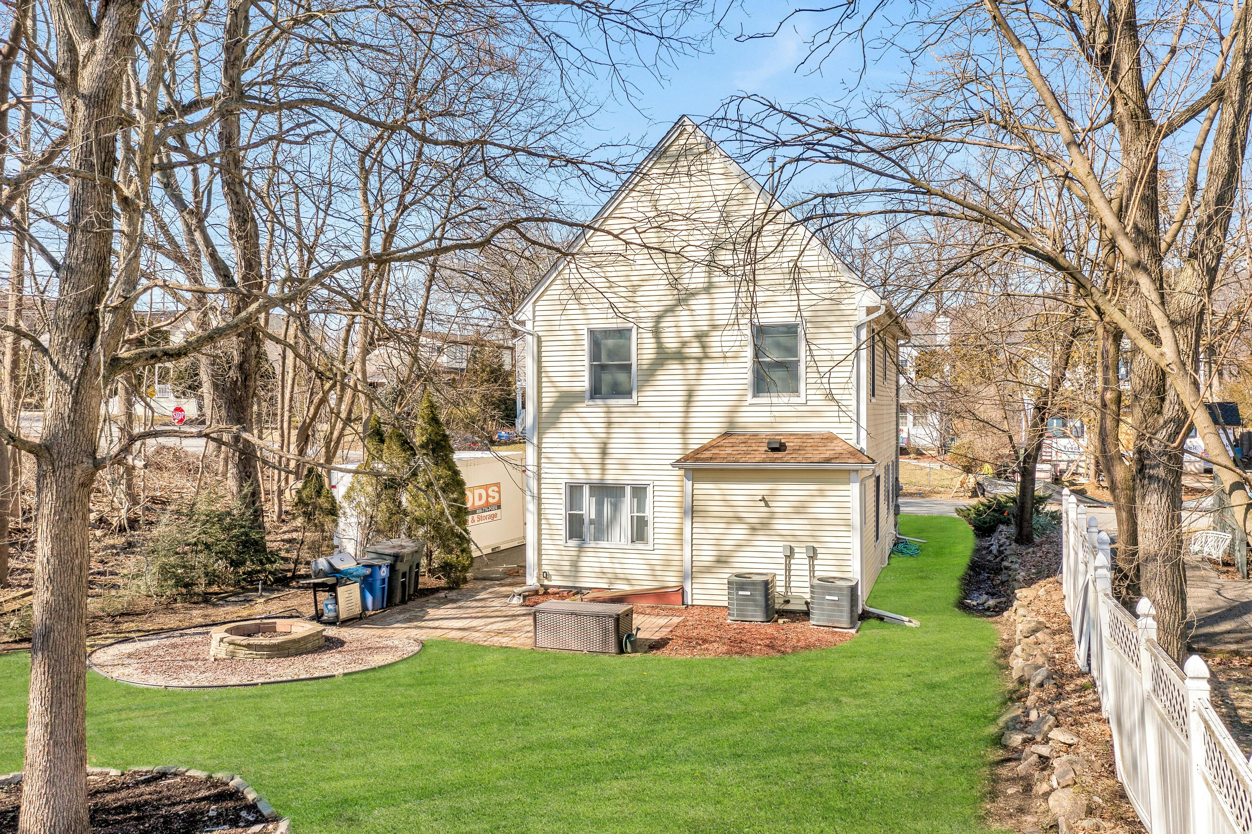 31 Avenue A 