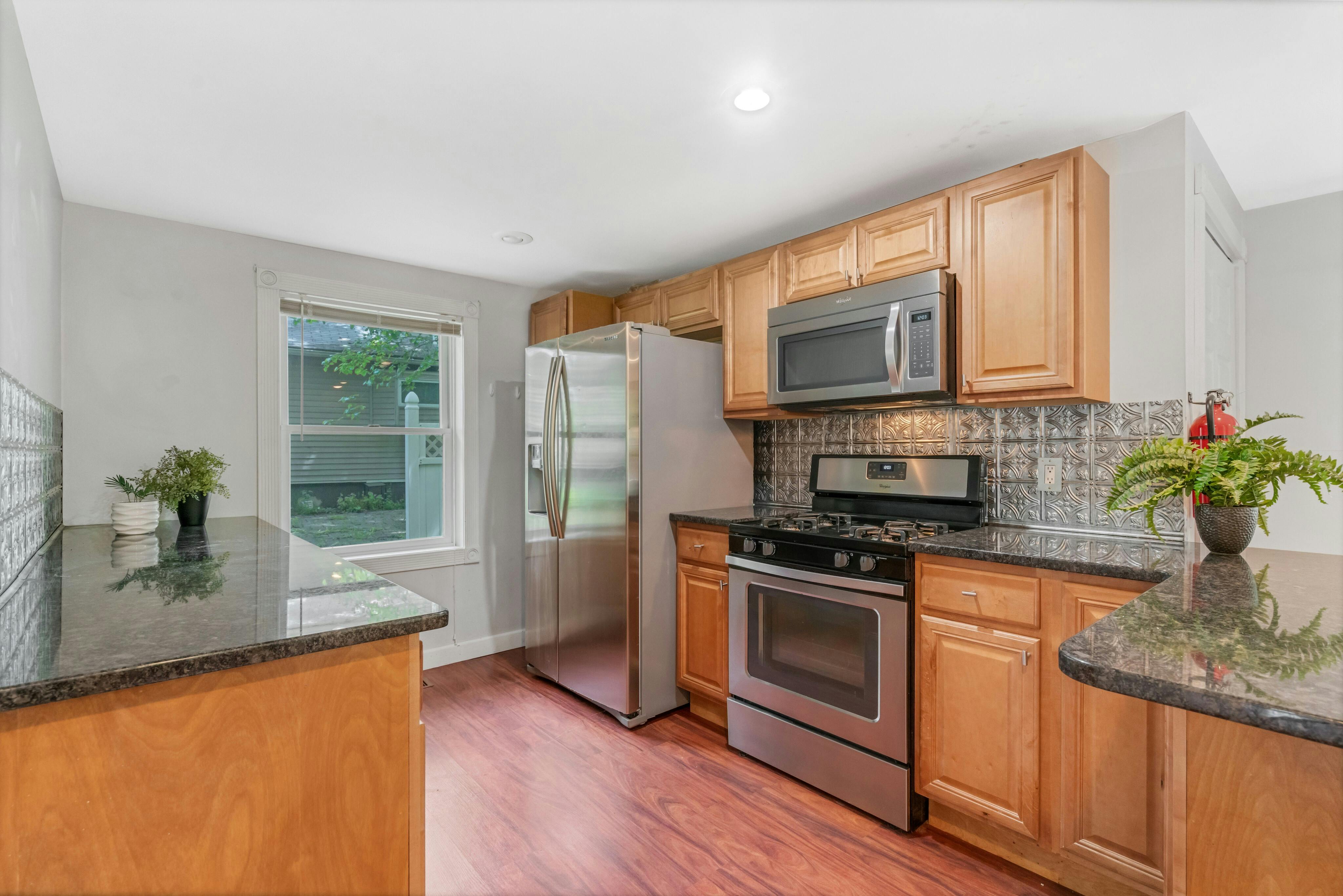 31 Avenue A 