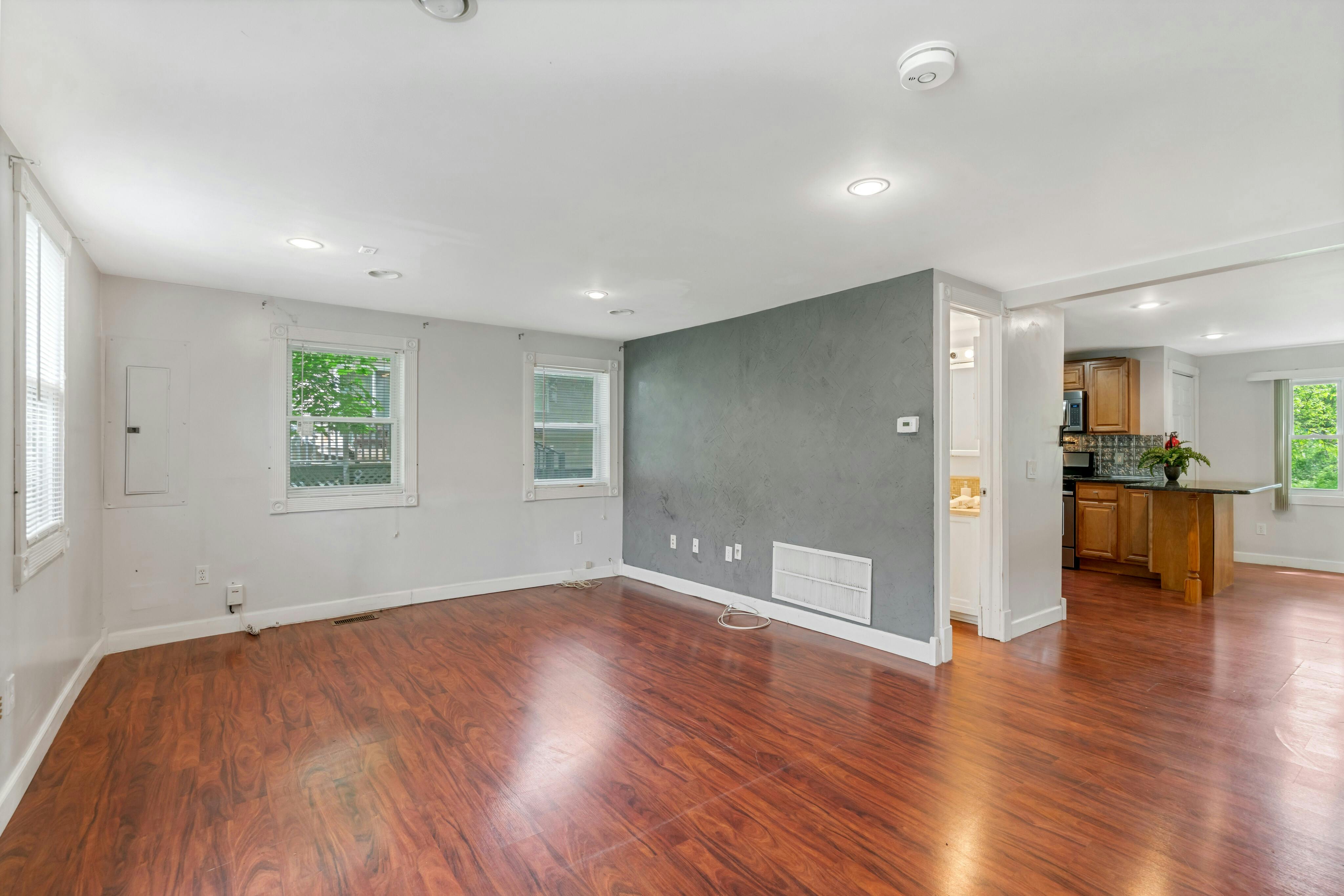 31 Avenue A 