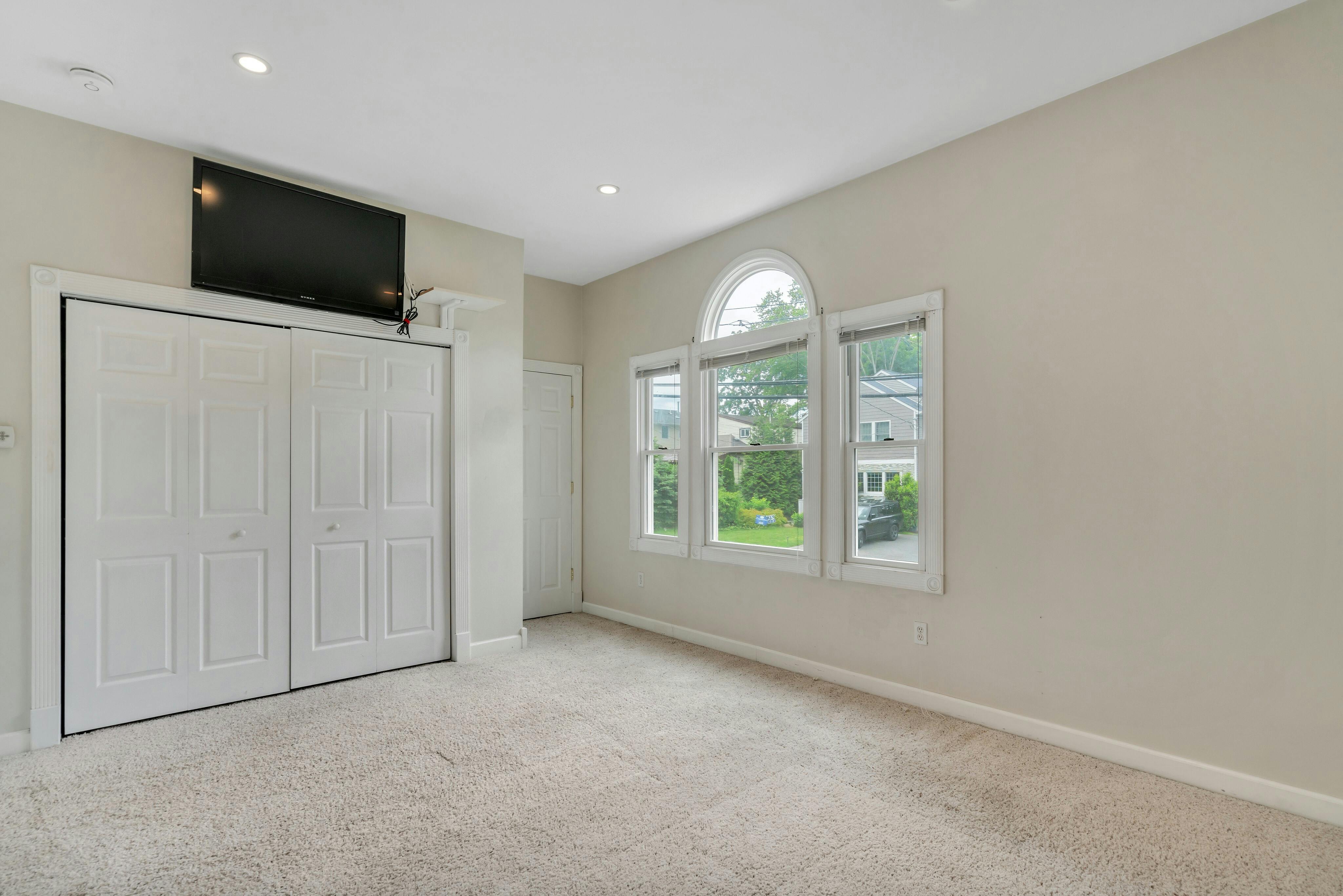31 Avenue A 