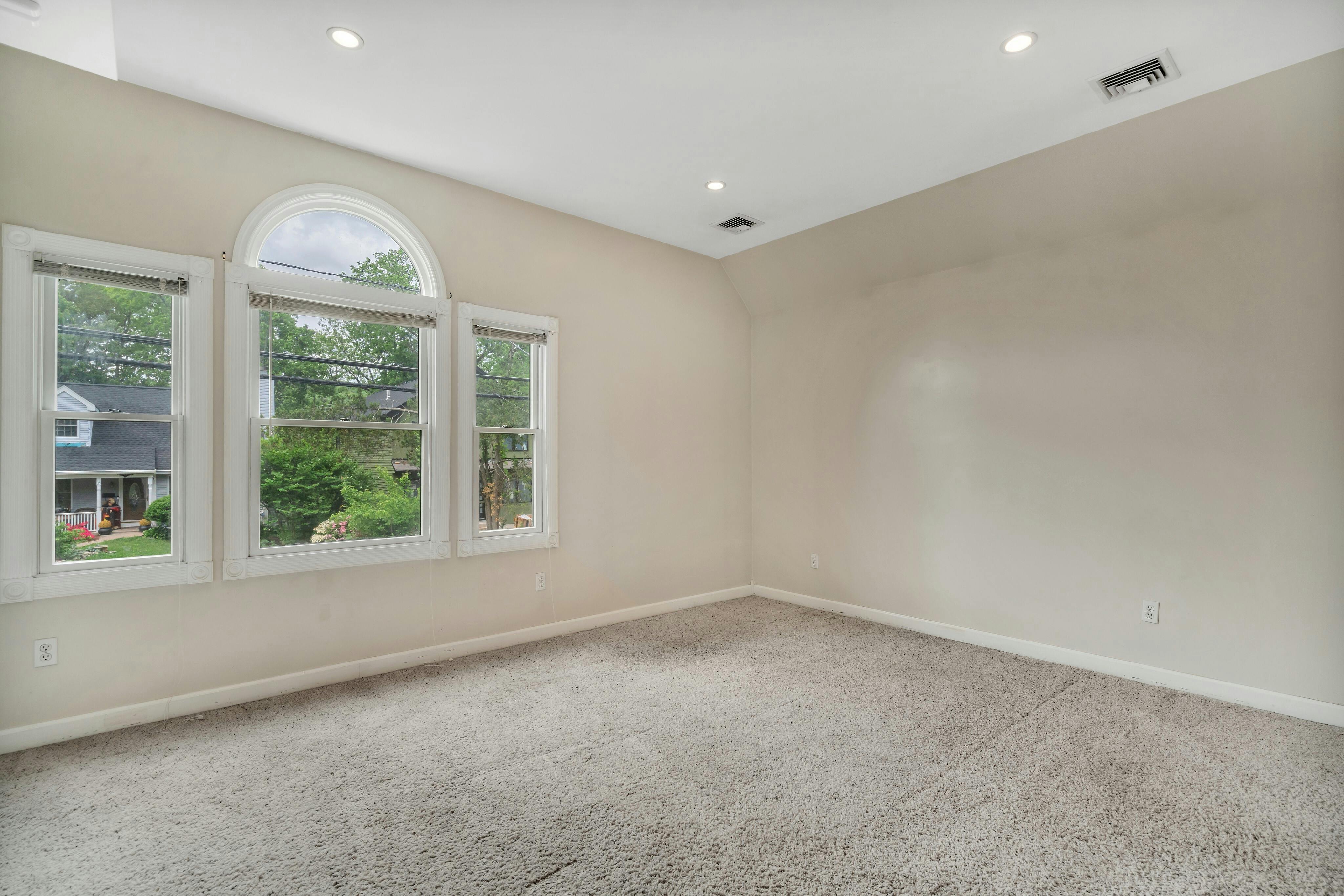 31 Avenue A 
