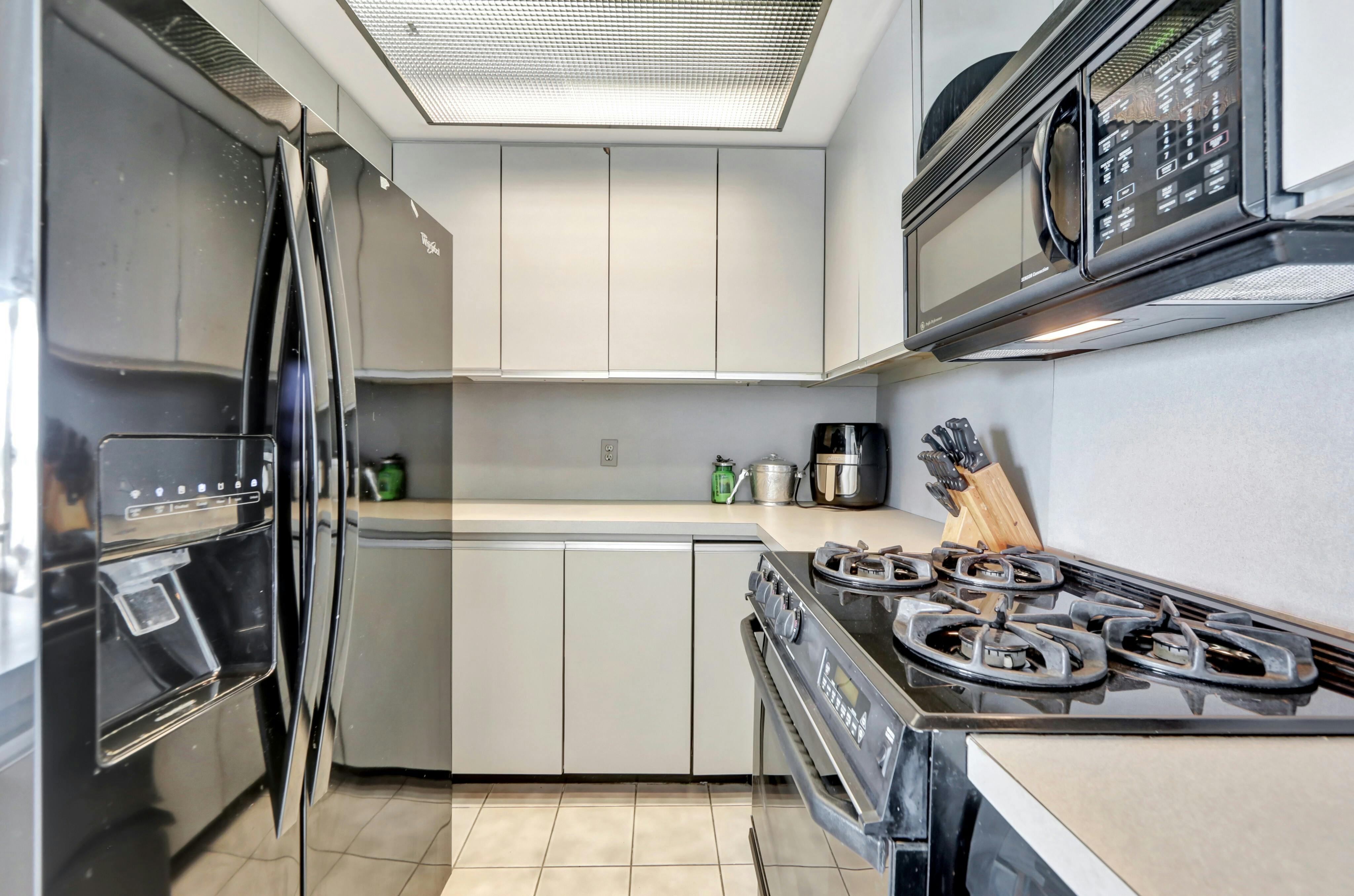 555 North Avenue Unit# 12-T