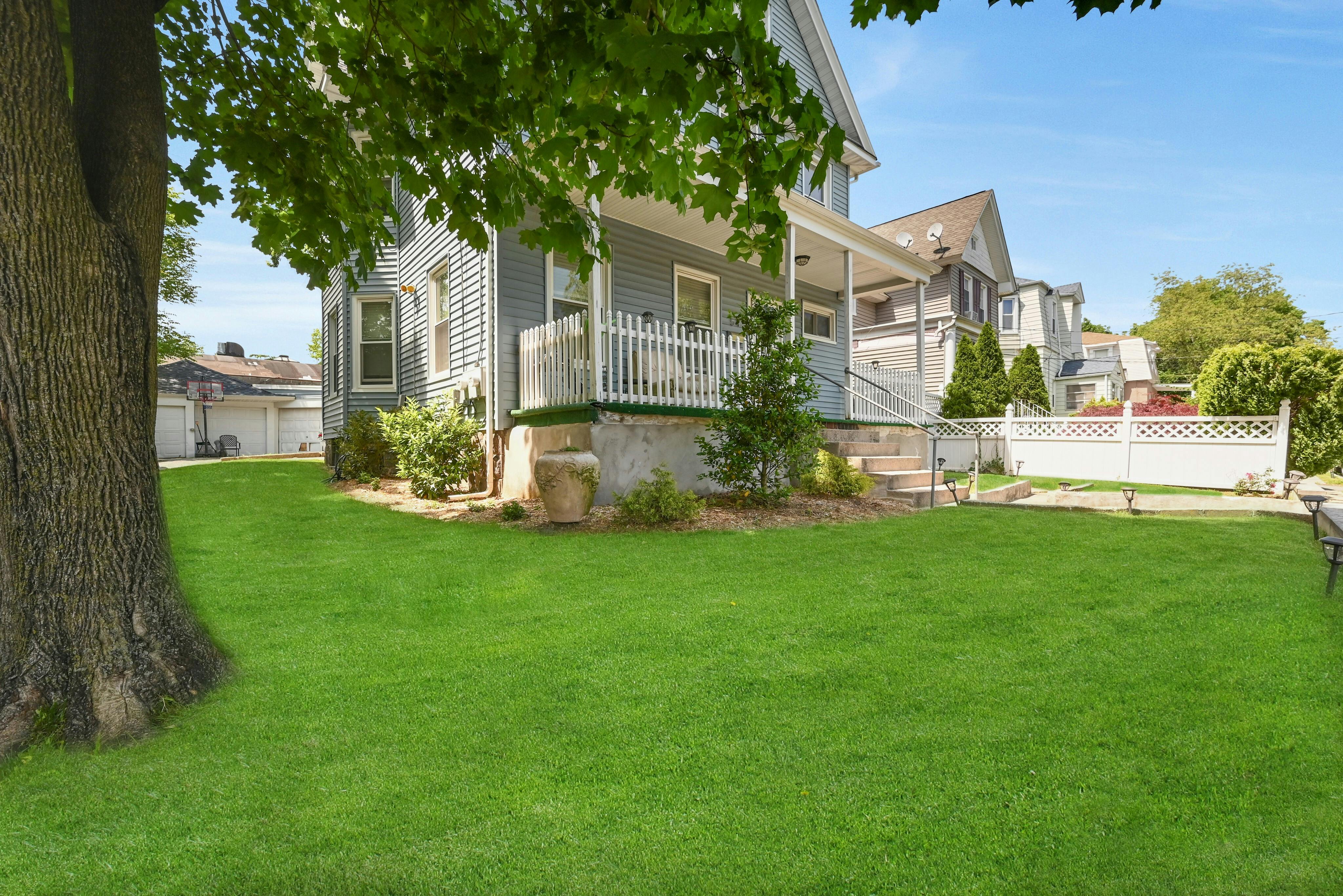 54 Cottage Place 