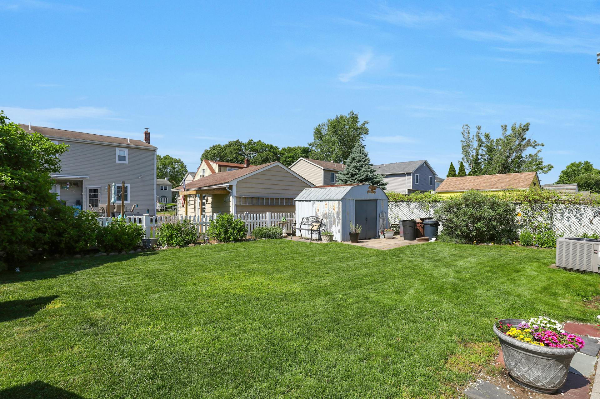 1-23 Berdan Avenue 