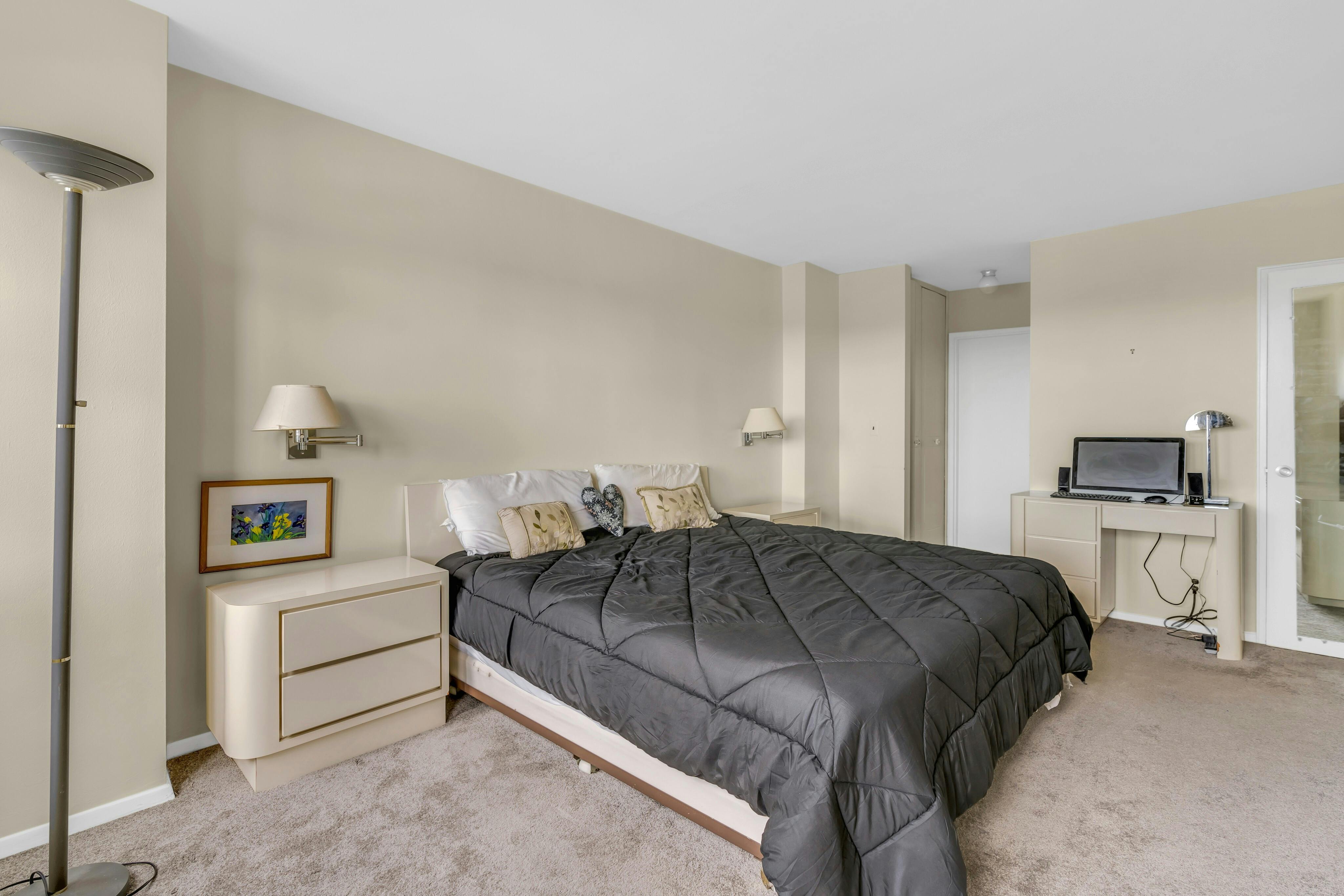 2000 Linwood Avenue Unit# 12X