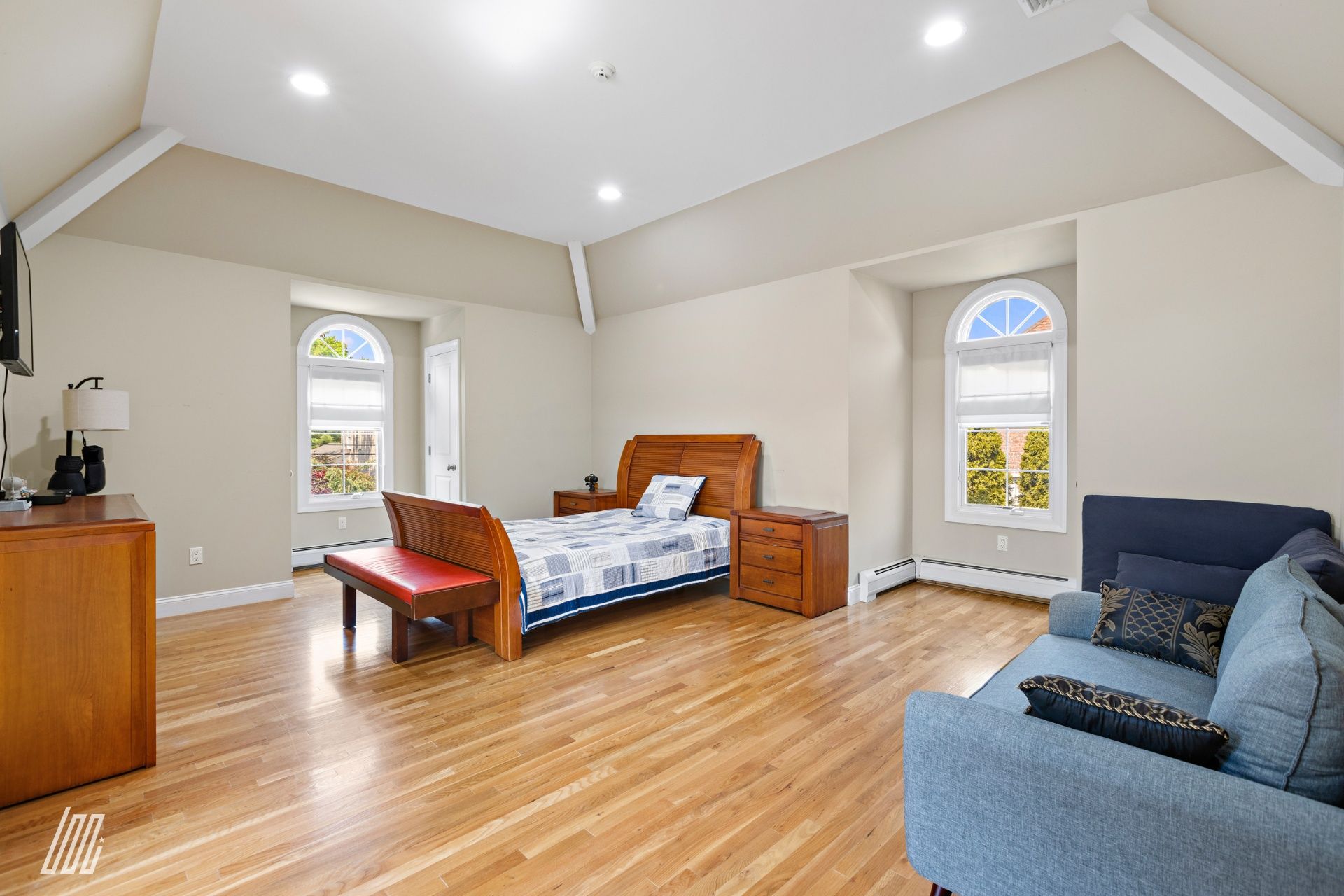 1080 Arcadian Way