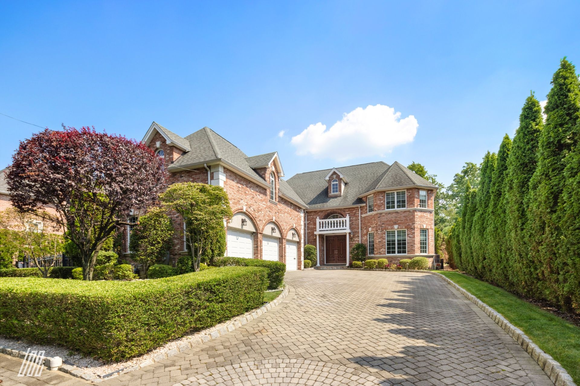 1080 Arcadian Way