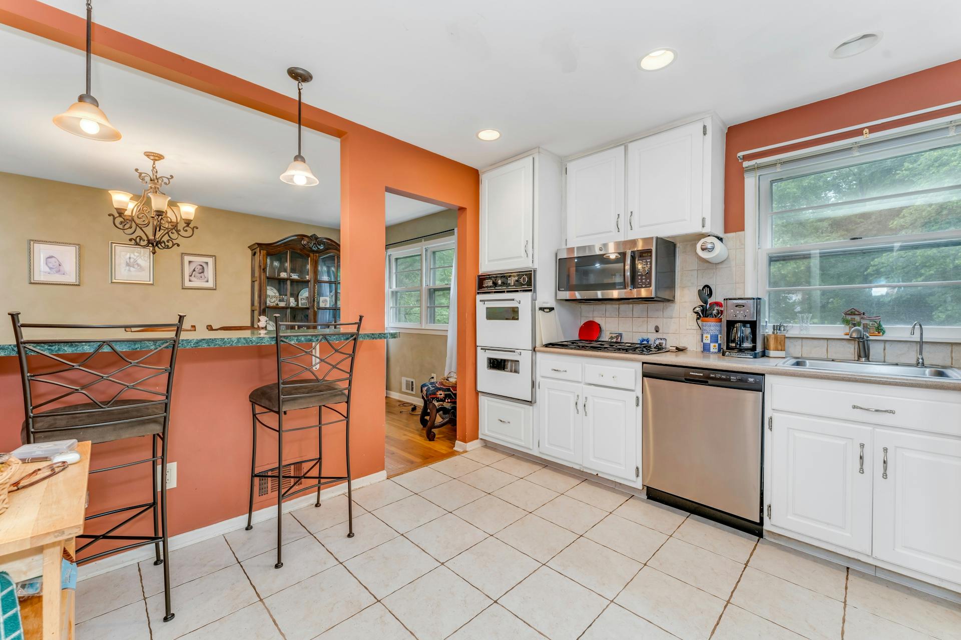 82 West Oakwood Avenue