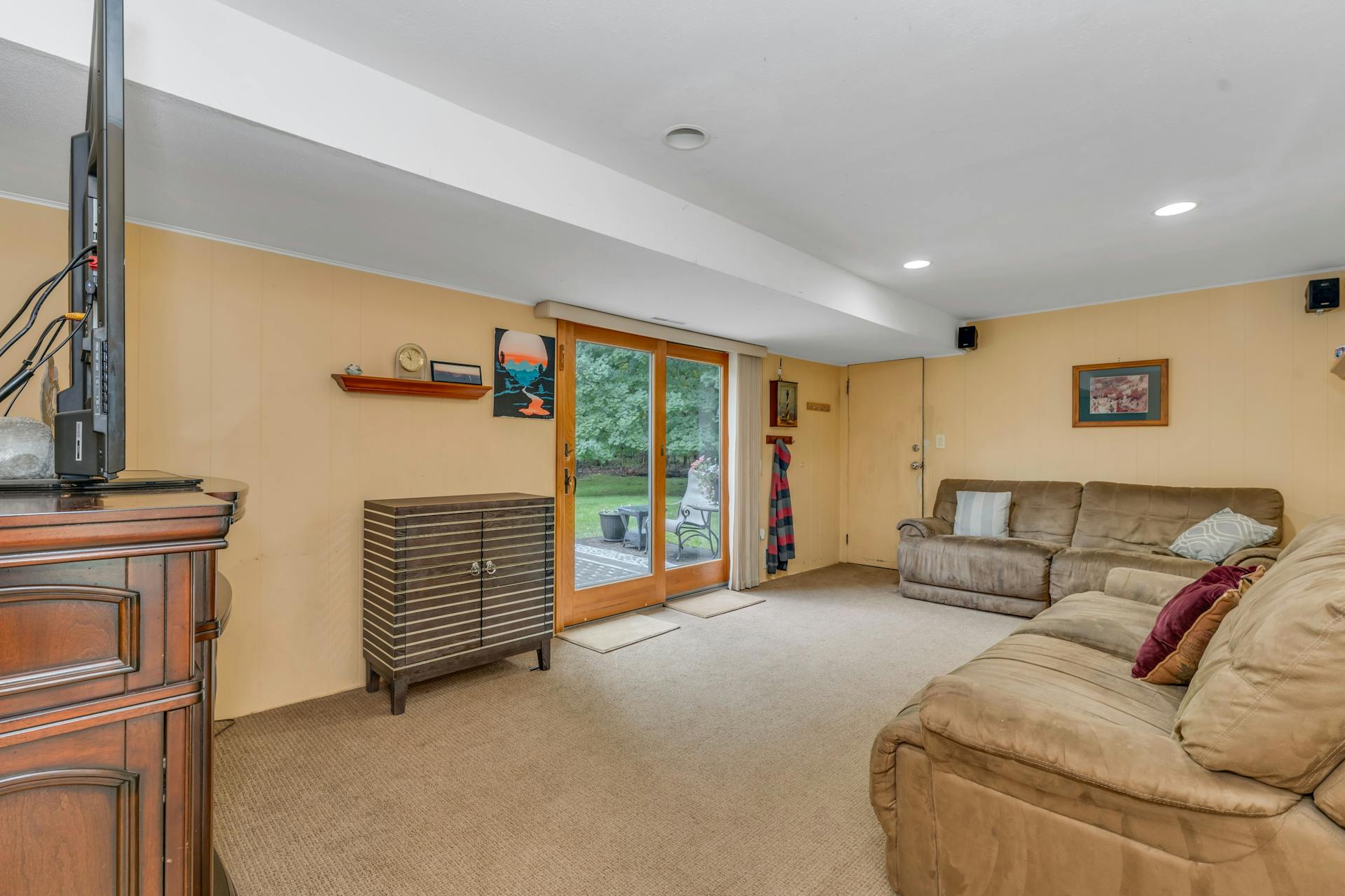 82 West Oakwood Avenue