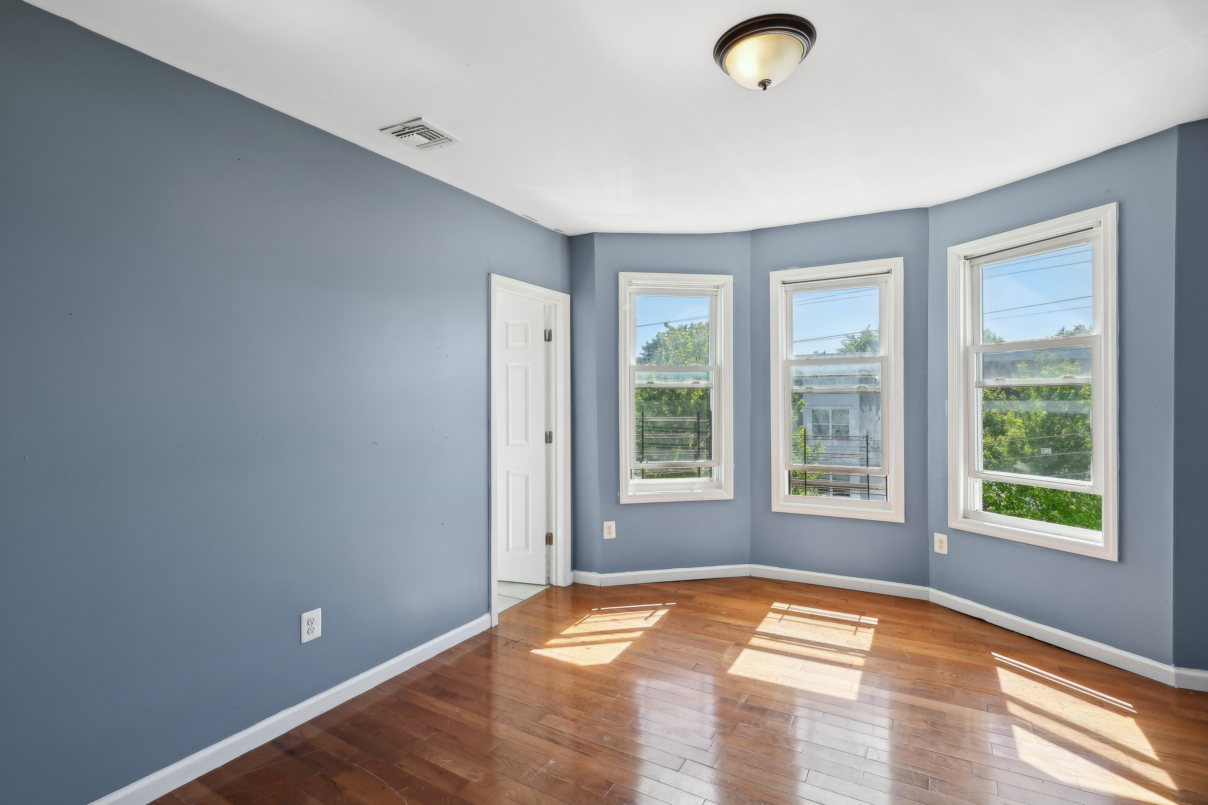 423 South 10th Street 