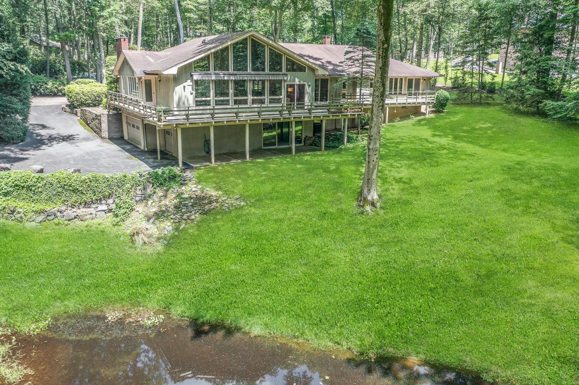 16 Rock Ledge Road 