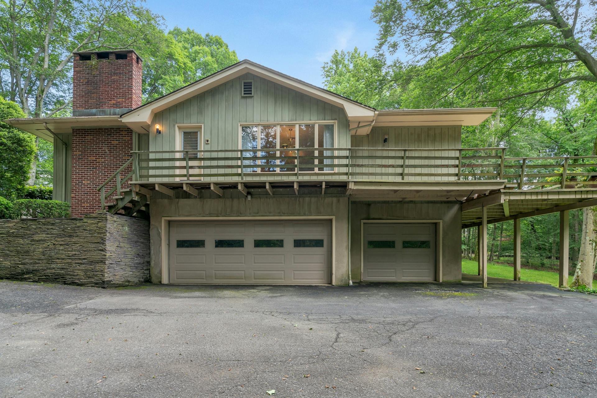 16 Rock Ledge Road 