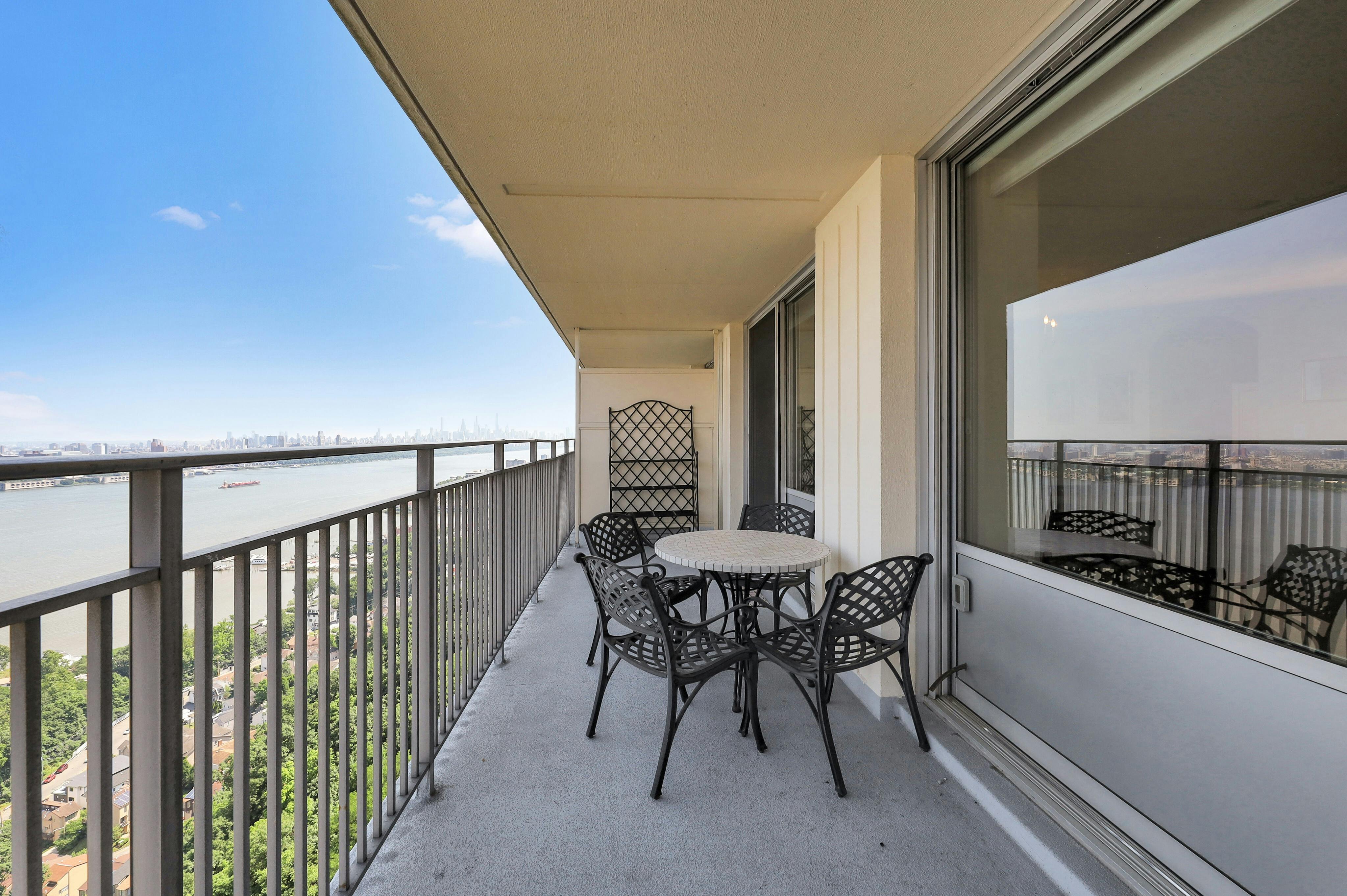 1530 Palisade Avenue Unit# 20H
