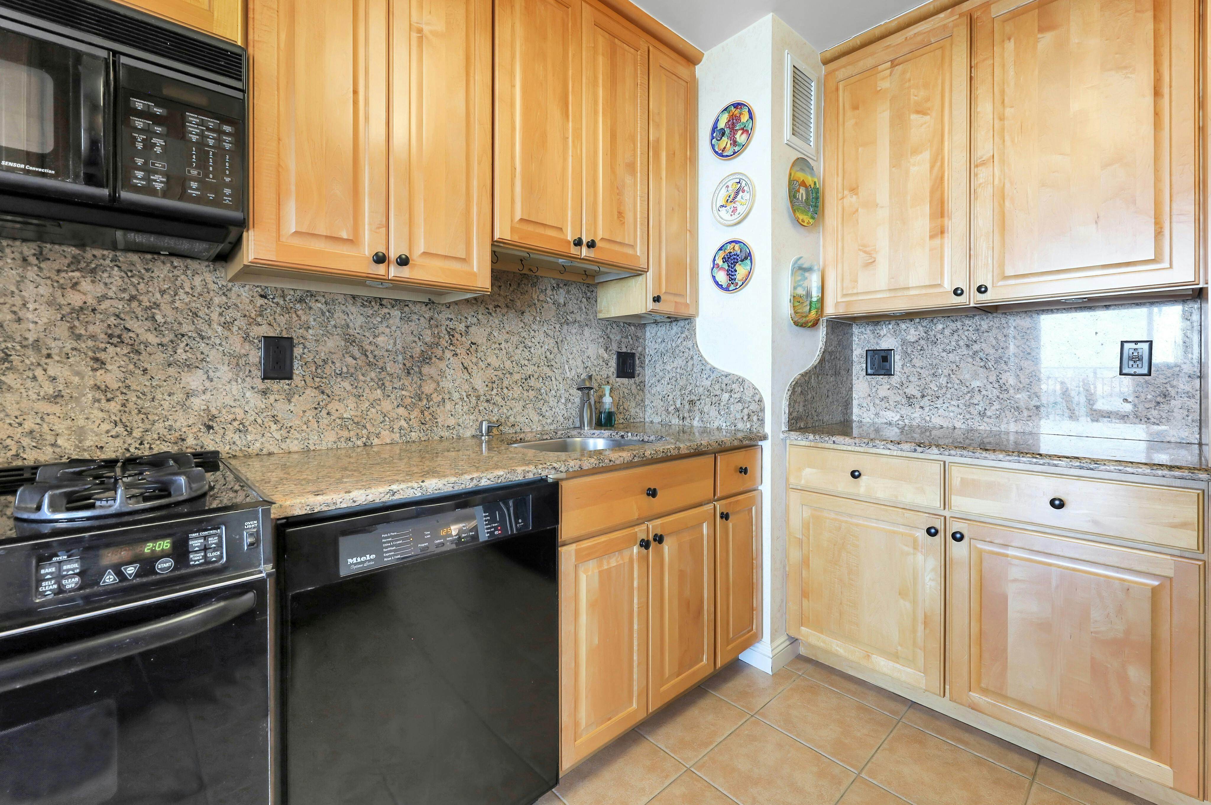 1530 Palisade Avenue Unit# 20H