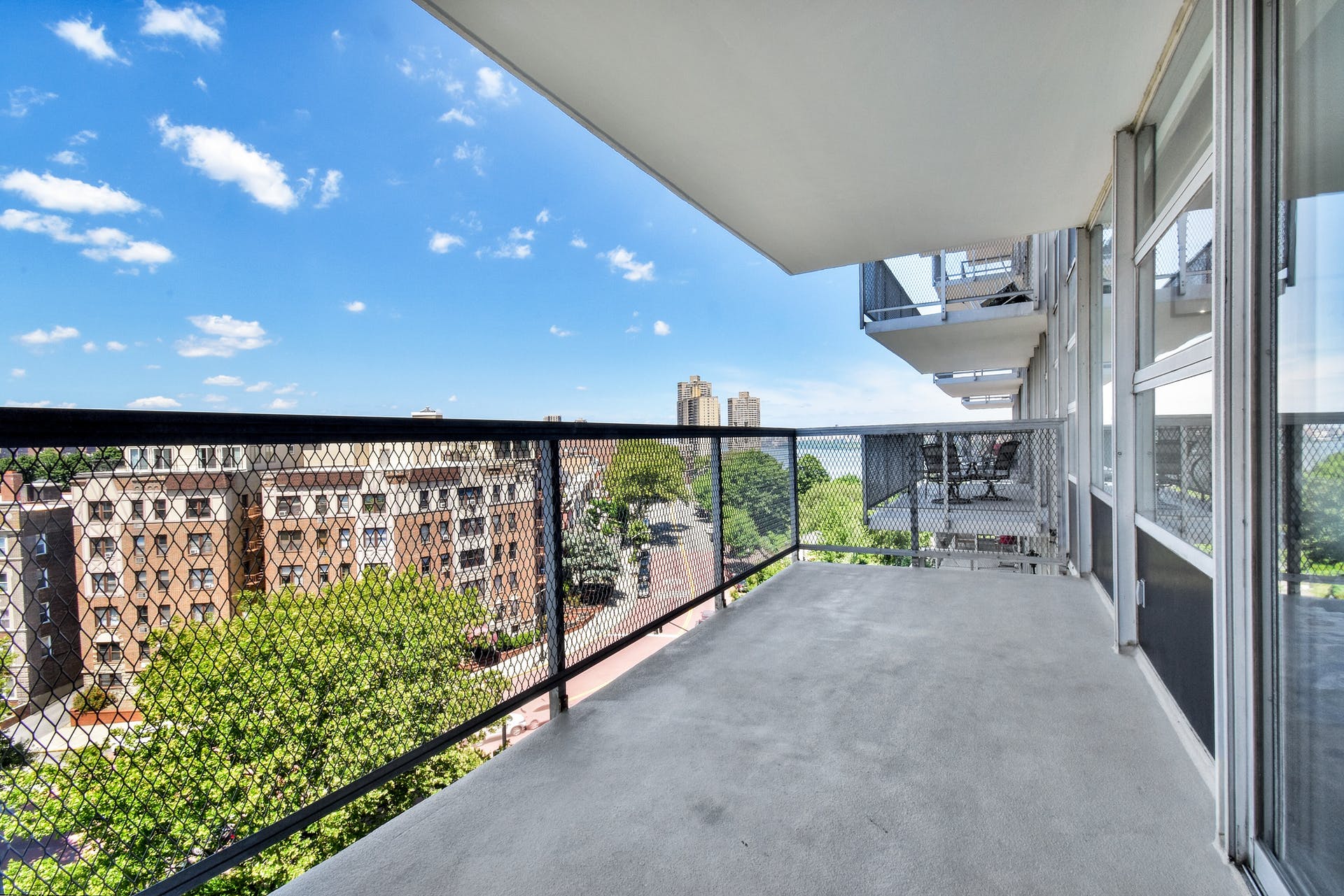 6050 Boulevard East Unit# 8F