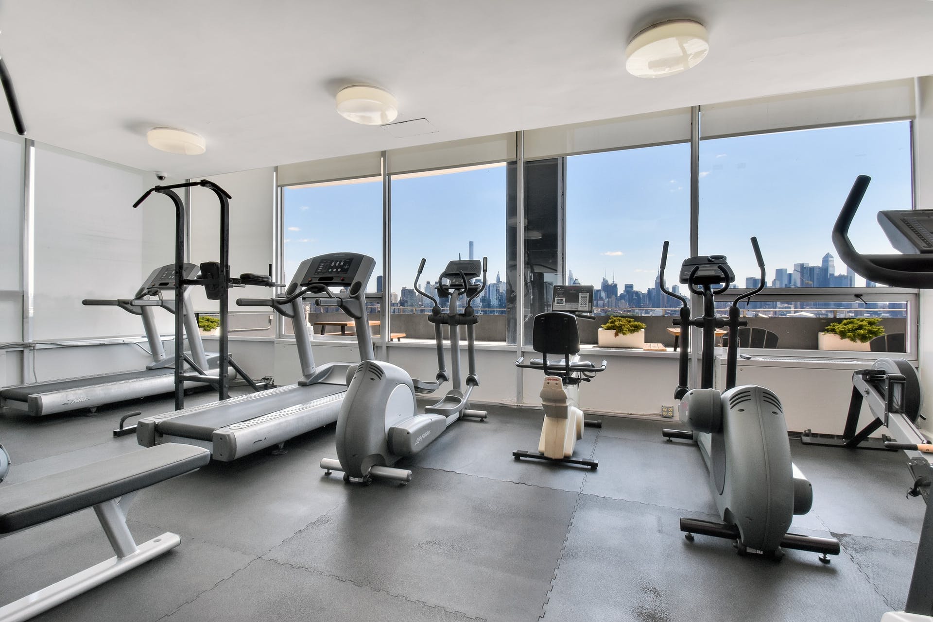 6050 Boulevard East Unit# 8F