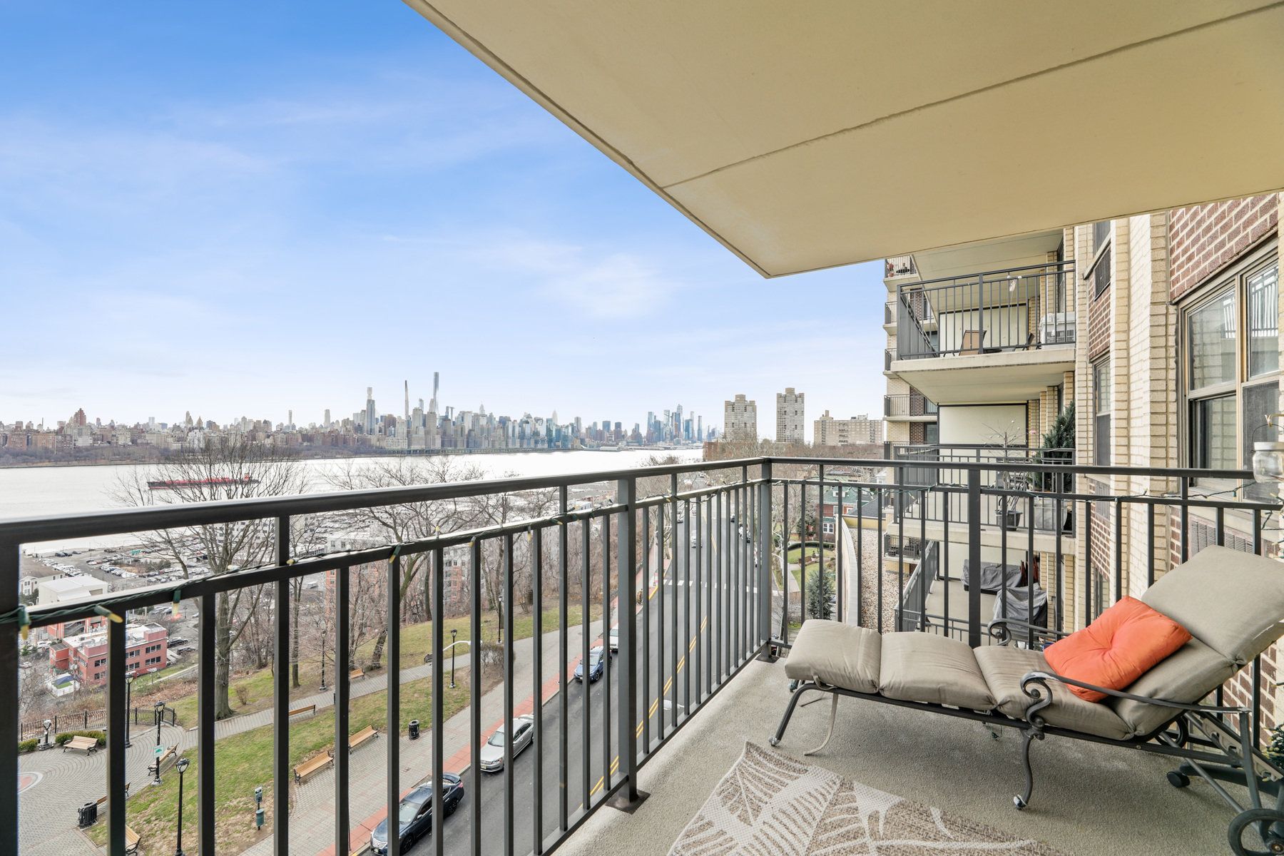 7855 Boulevard East Unit# 6D