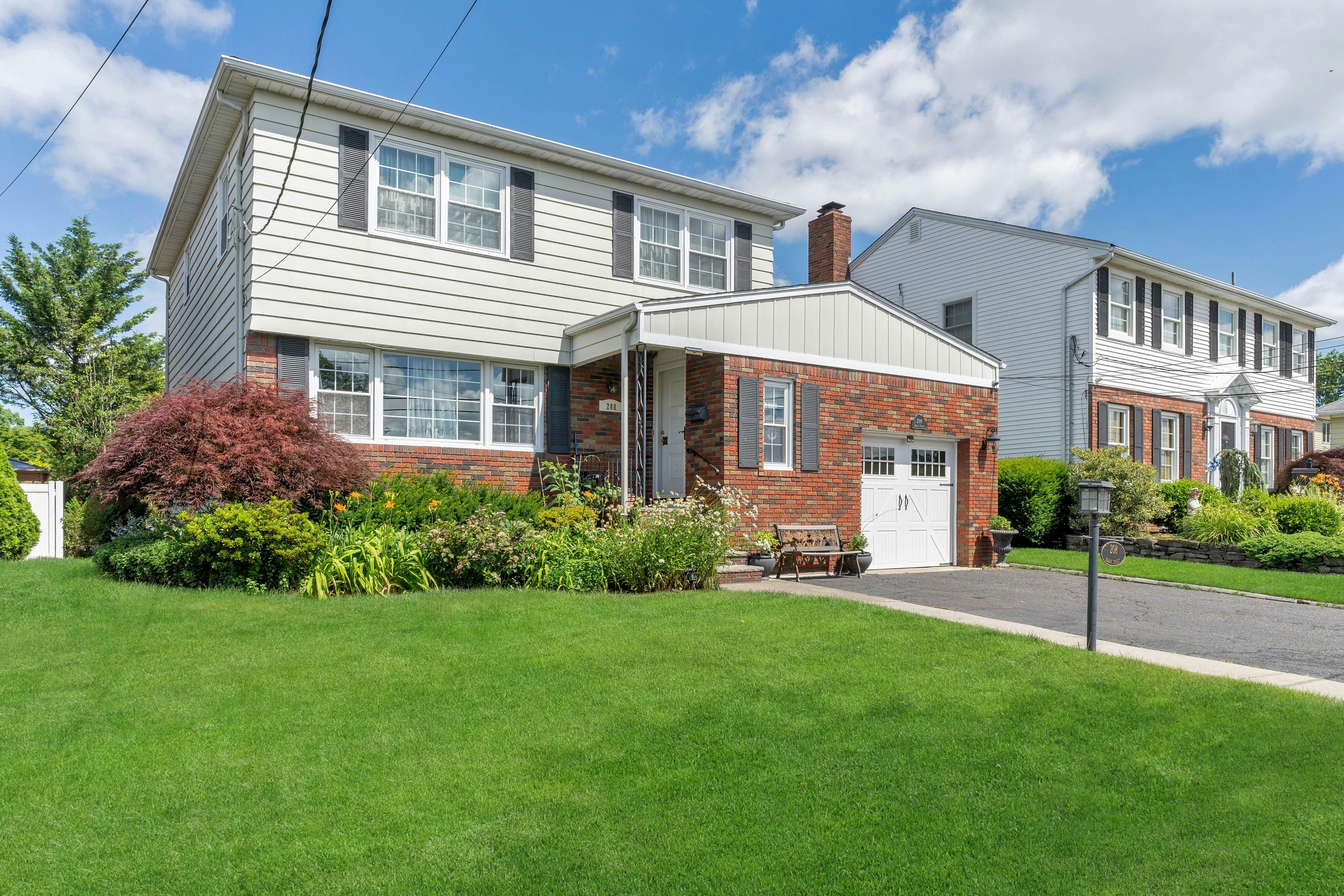 208 Alden Street 