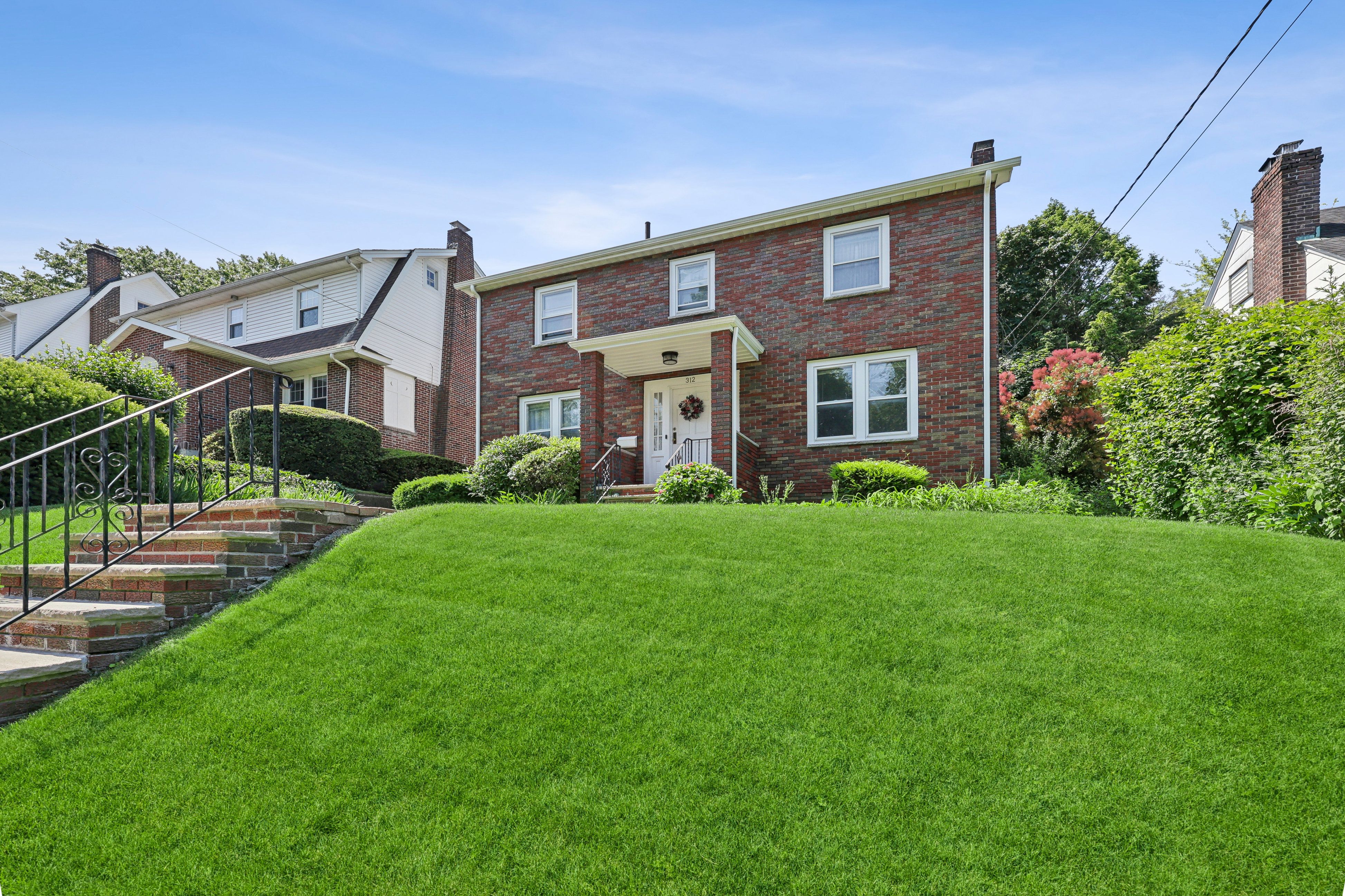 312 Frances Street 